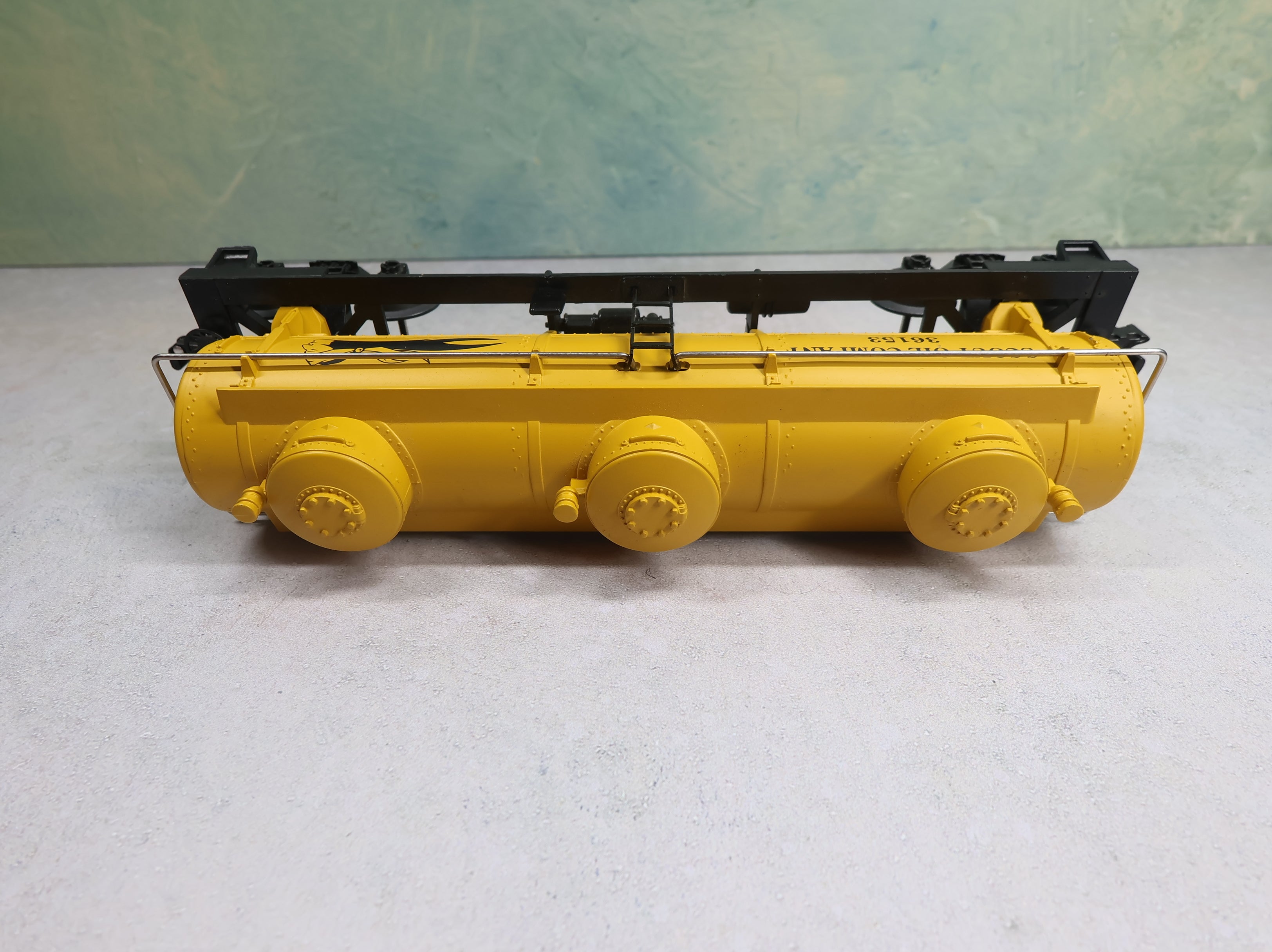 USED Lionel O Triple Dome Tank Car Scout Oil Company #36153