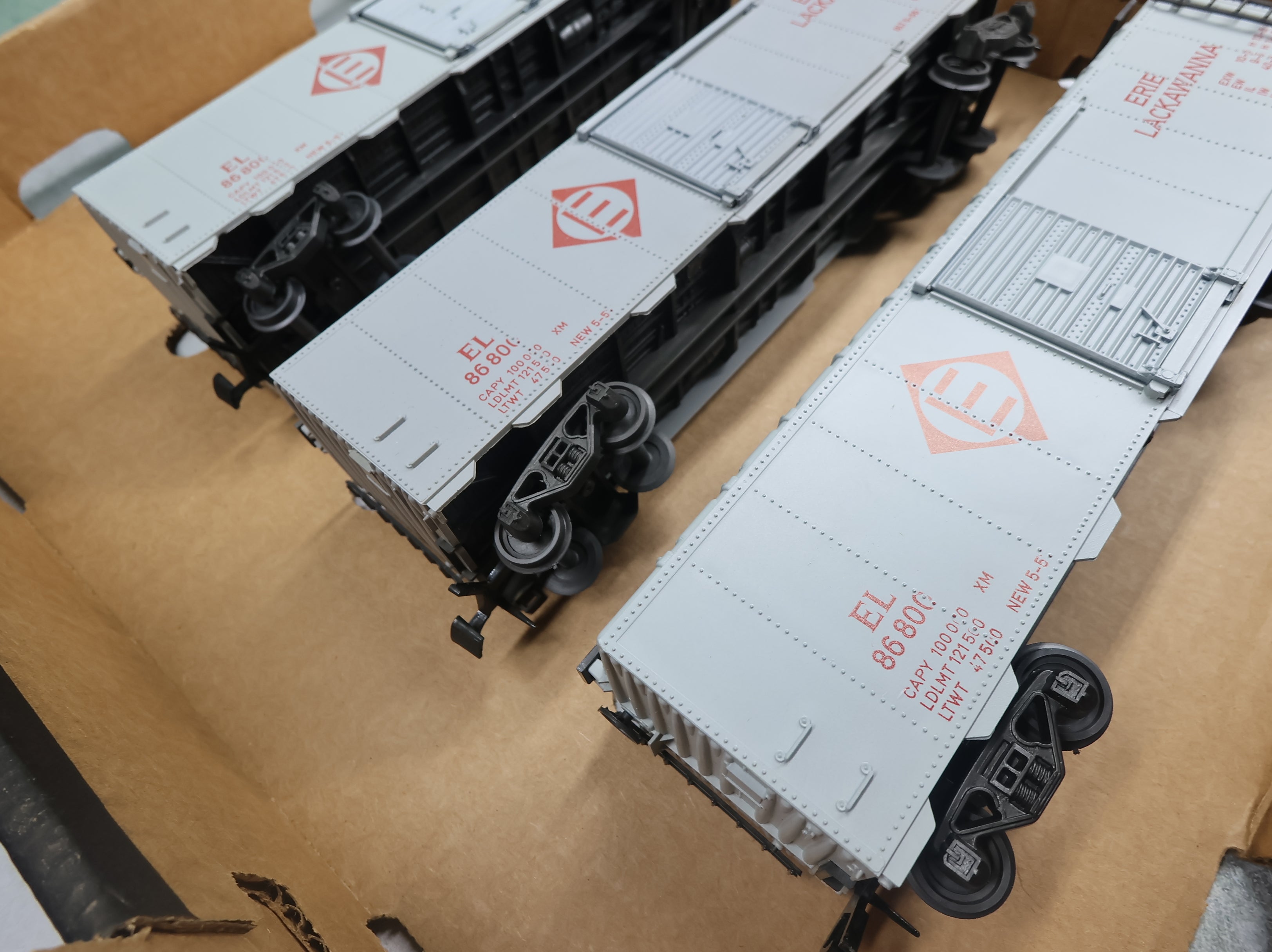 USED AHM O Box Car Erie Lackawanna EL #86800 (3 pcs)
