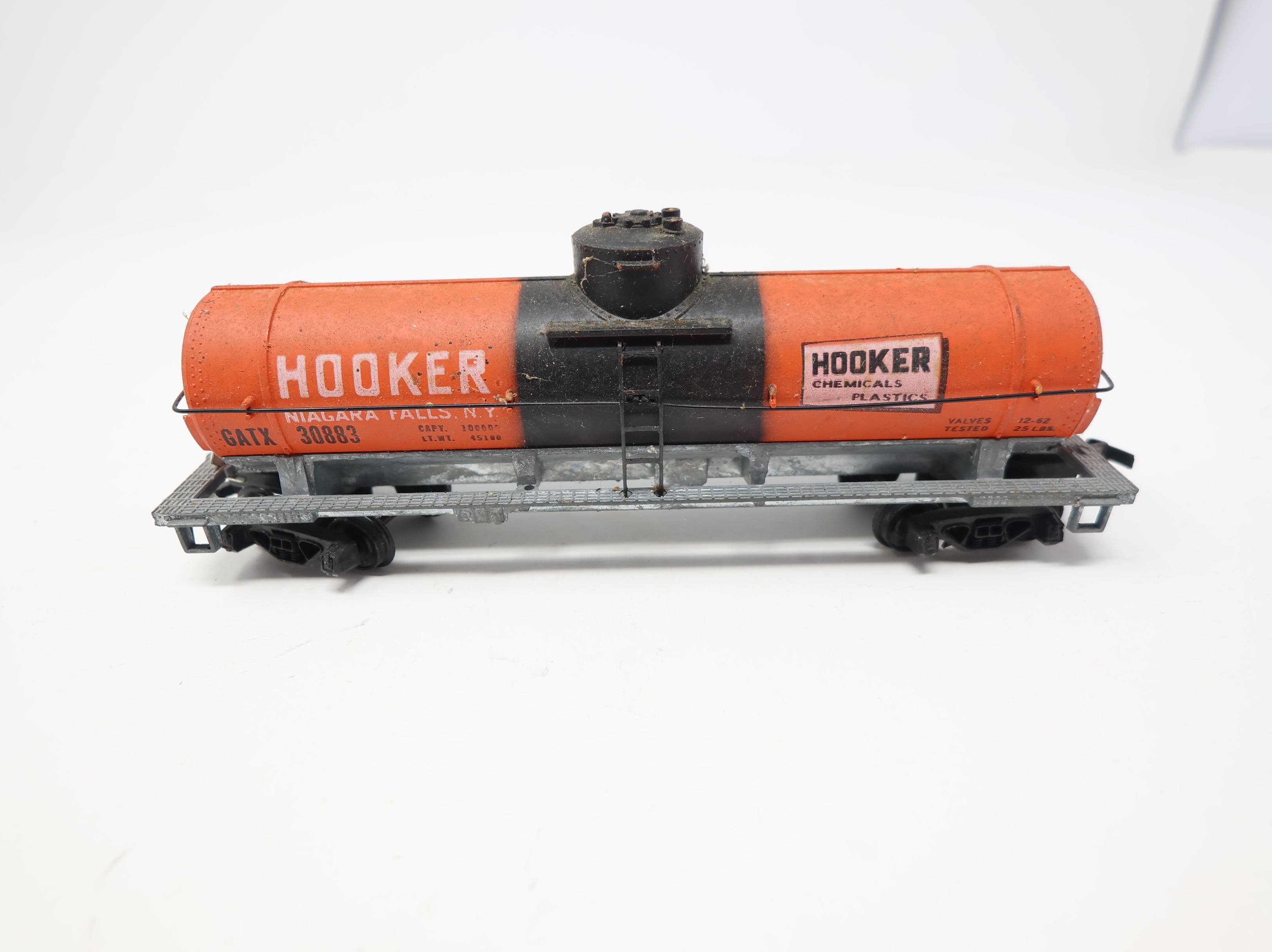 USED Roundhouse HO Scale Single Dome Tank Car Hooker GATX #30883