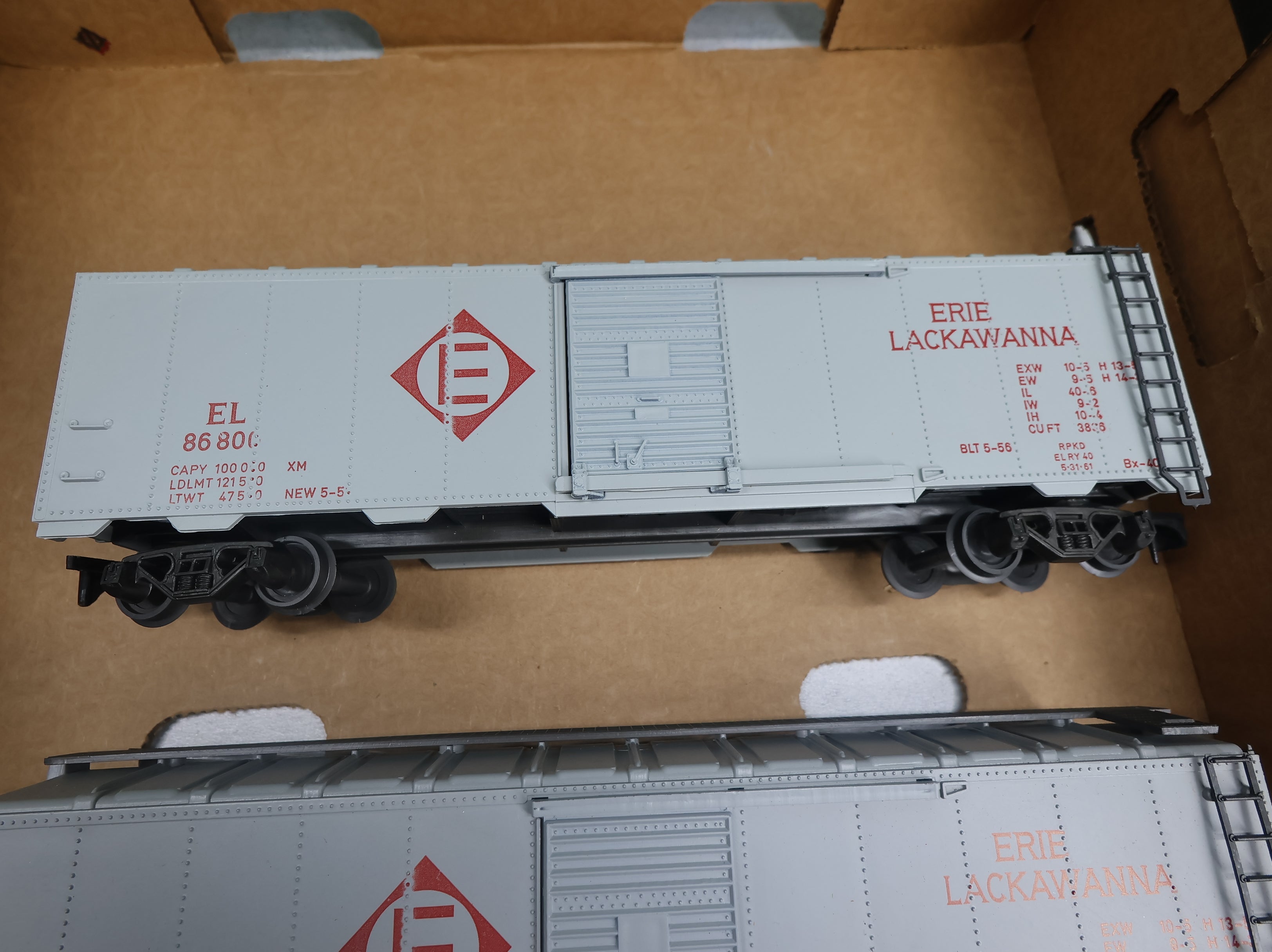 USED AHM O Box Car Erie Lackawanna EL #86800 (3 pcs)