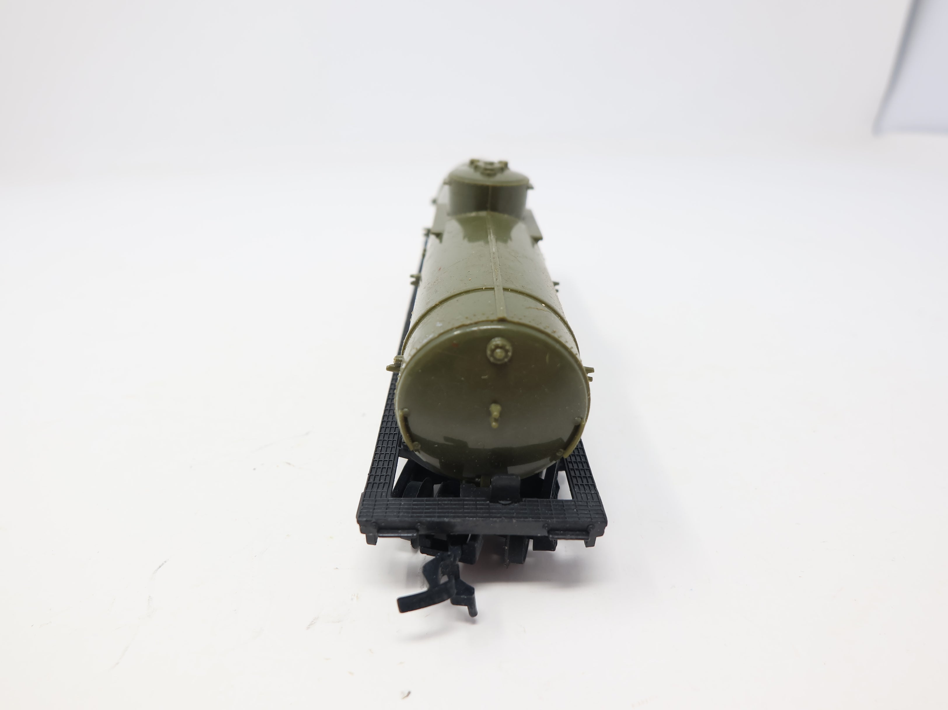 USED Tyco HO Scale Single Dome Tank Car Army Green