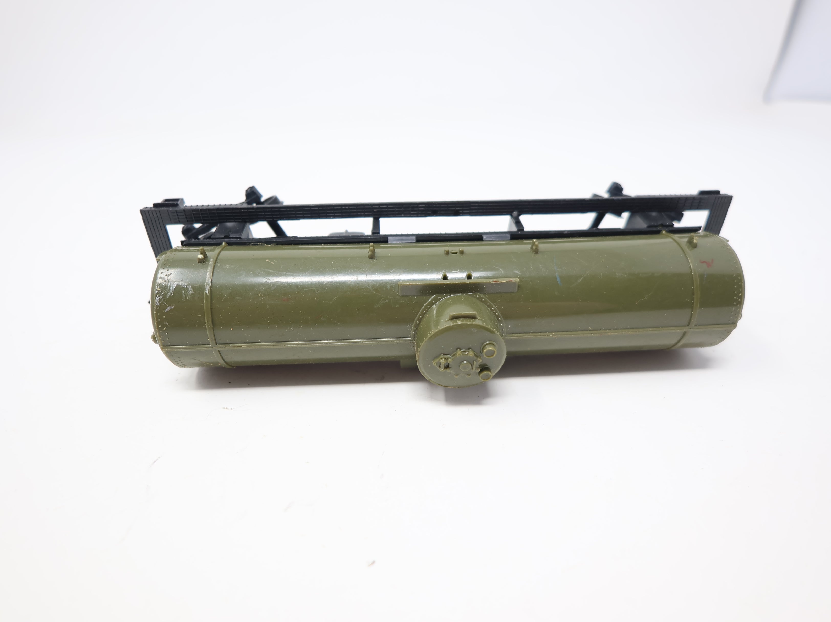USED Tyco HO Scale Single Dome Tank Car Army Green