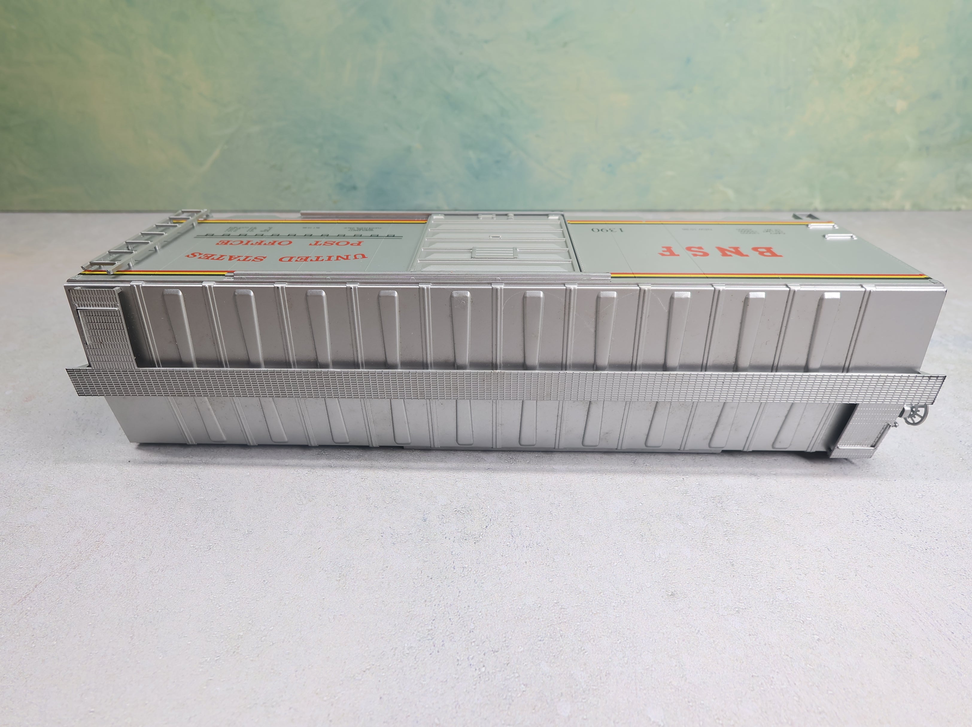 USED Weaver O PS-1 40' Box Car BNSF #1390 United States Post Office
