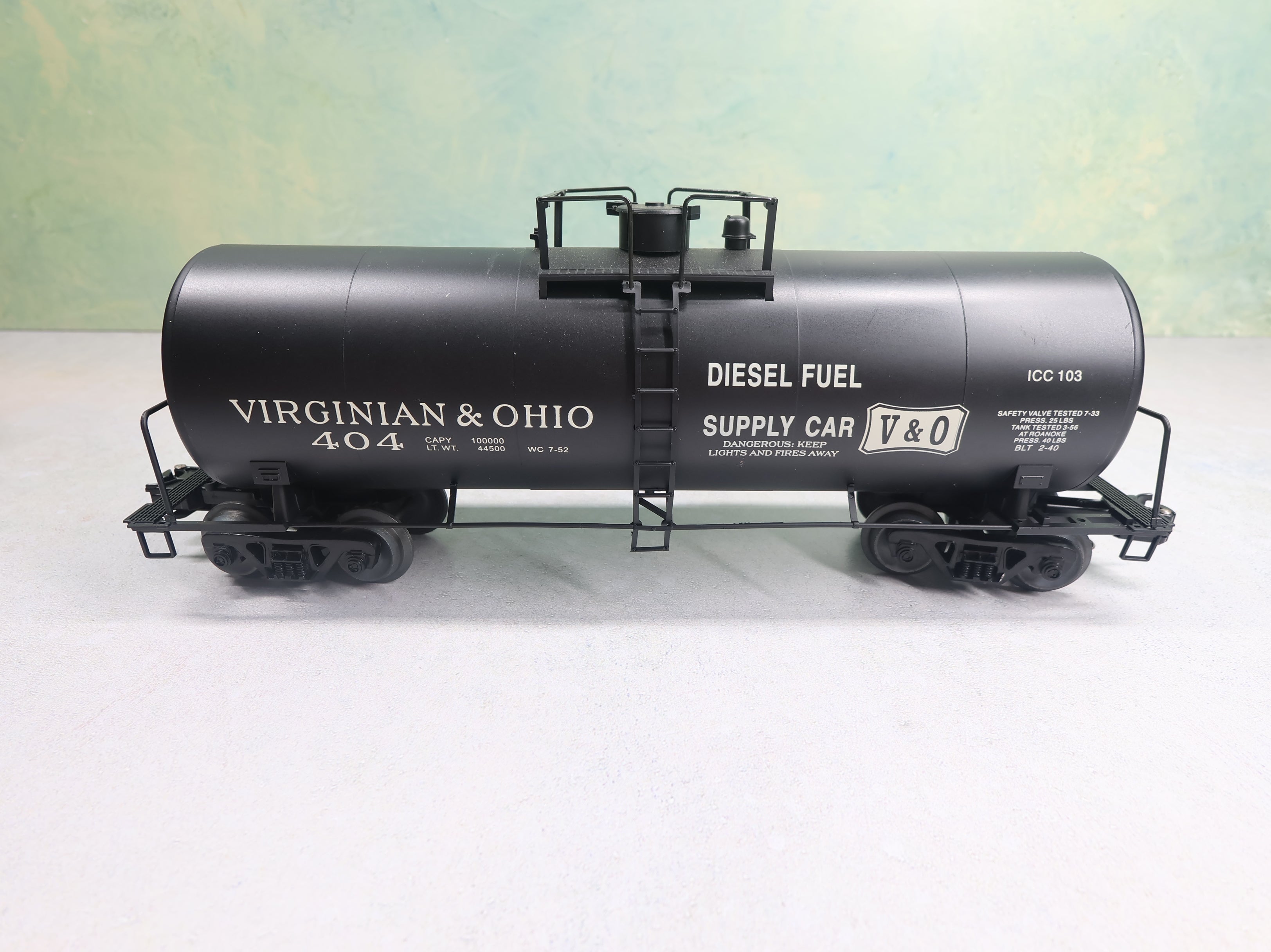 USED Weaver O 40' Tank Car Virginian & Ohio #404