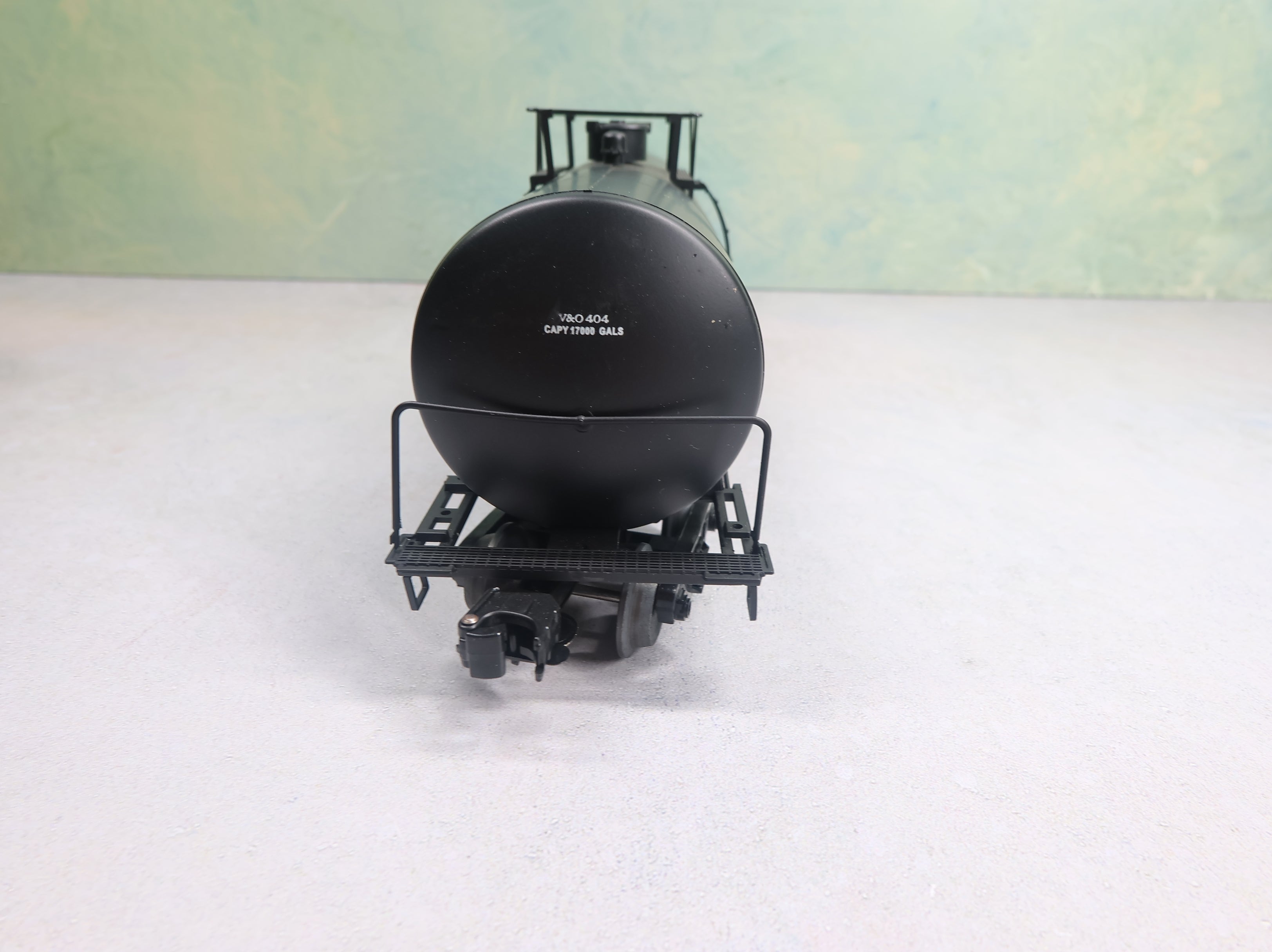 USED Weaver O 40' Tank Car Virginian & Ohio #404