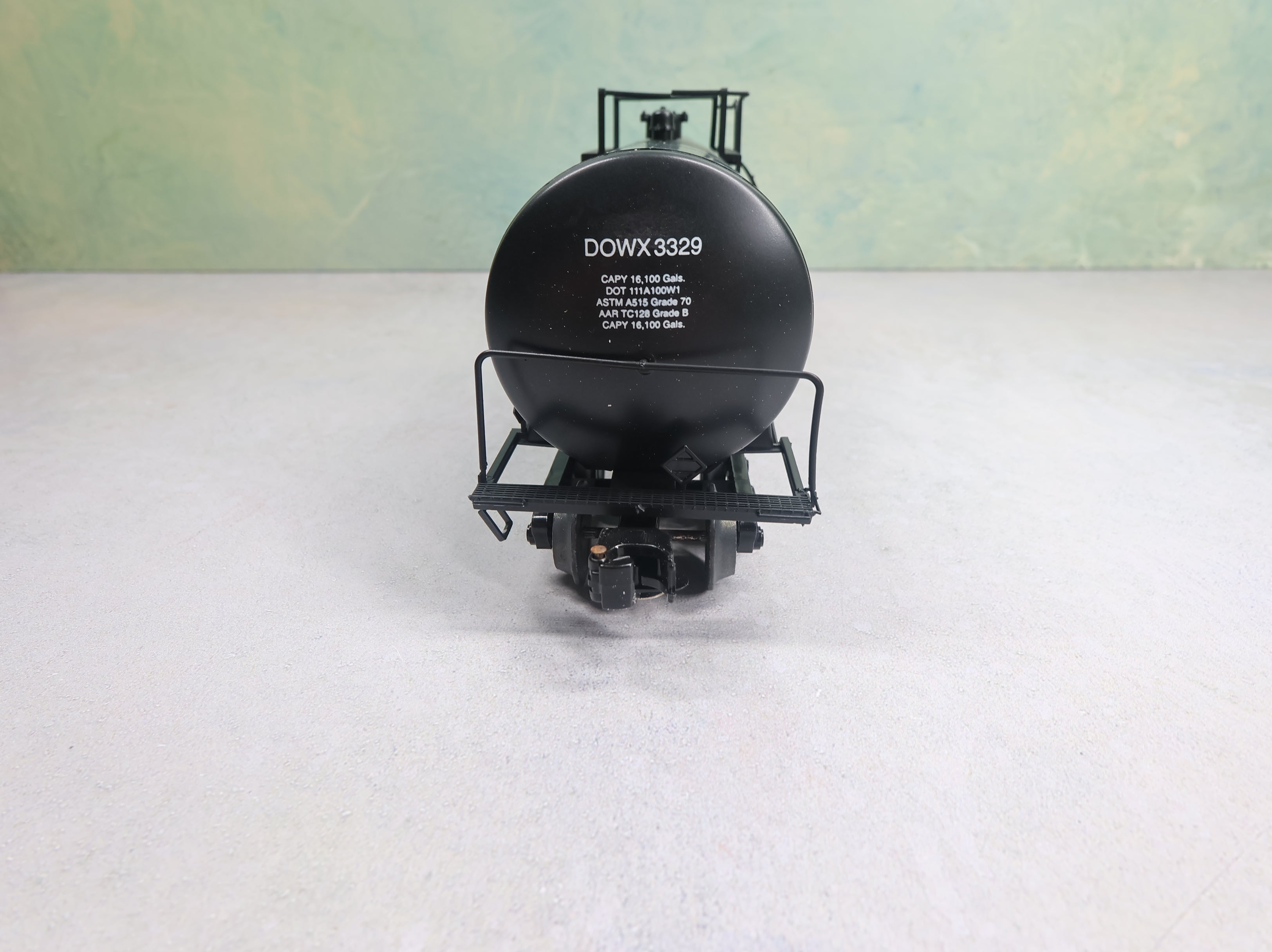 USED Weaver O 40' Tank Car Dow Chemical DOWX #3329 Rough