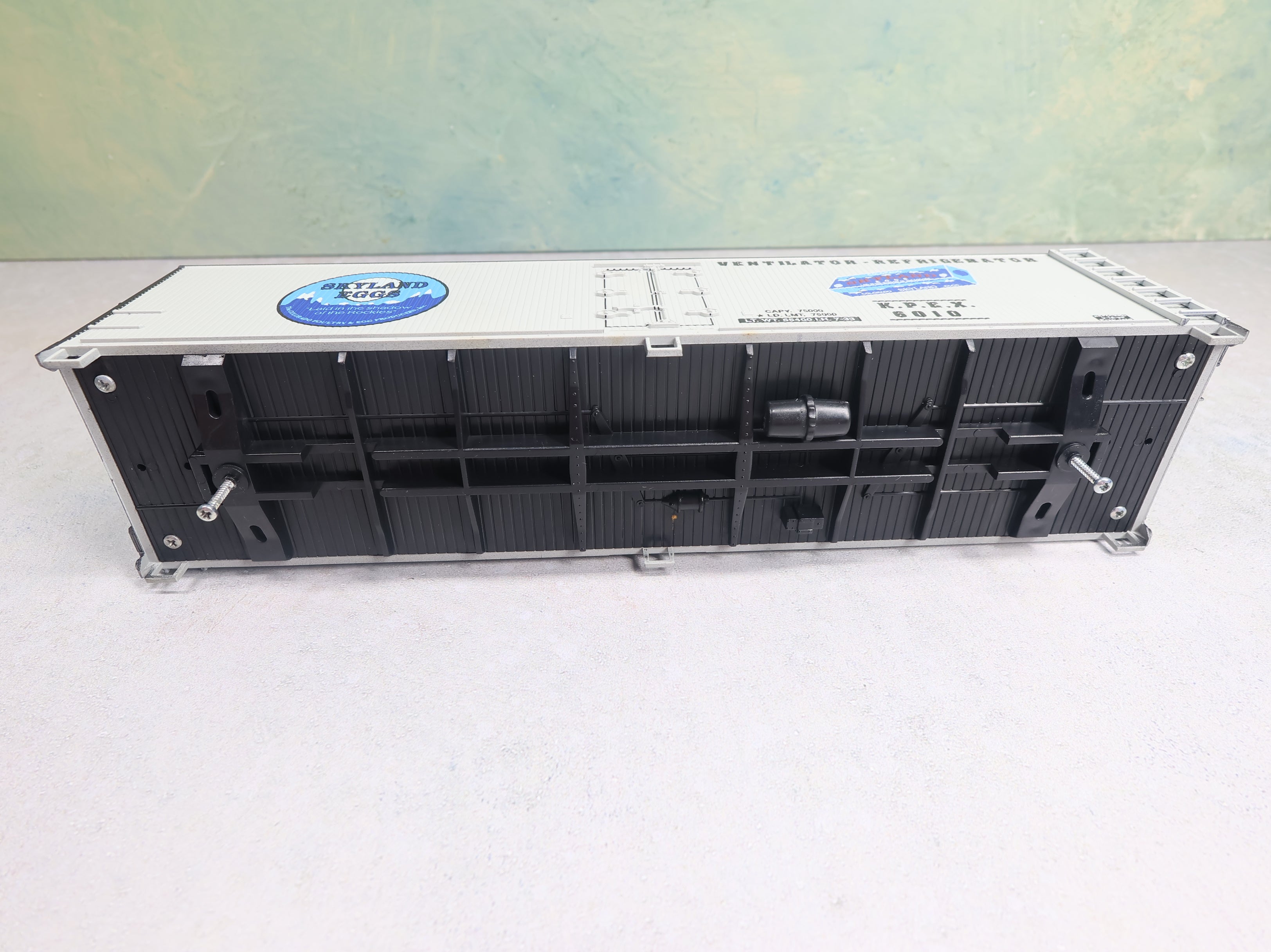 USED Weaver O Wood Side Refrigerator Car Skyland Eggs KPEX #6010