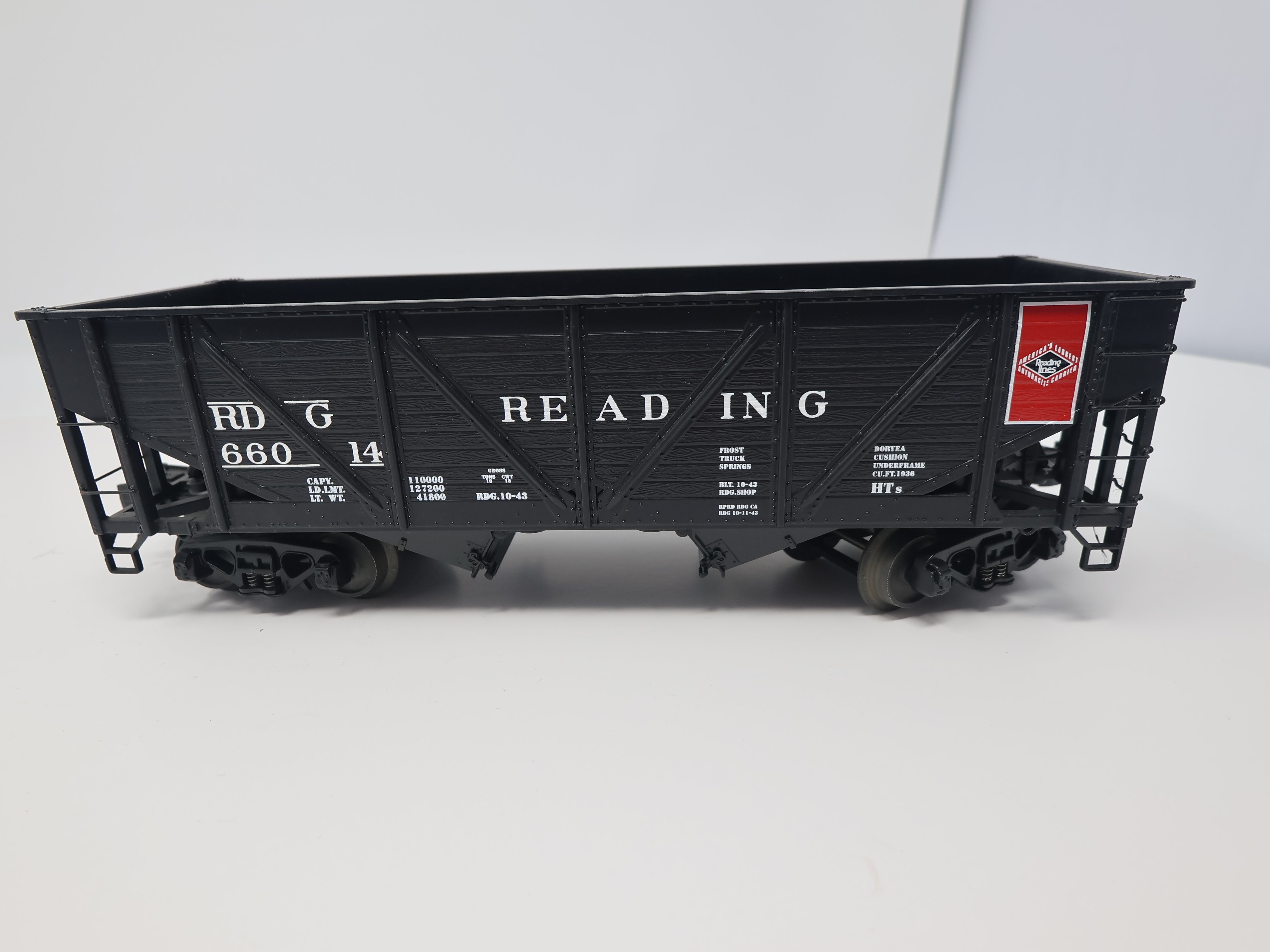 USED MTH Premier 20-90182 O, 34' AAR Composite Hopper Car, Reading RDG #66014