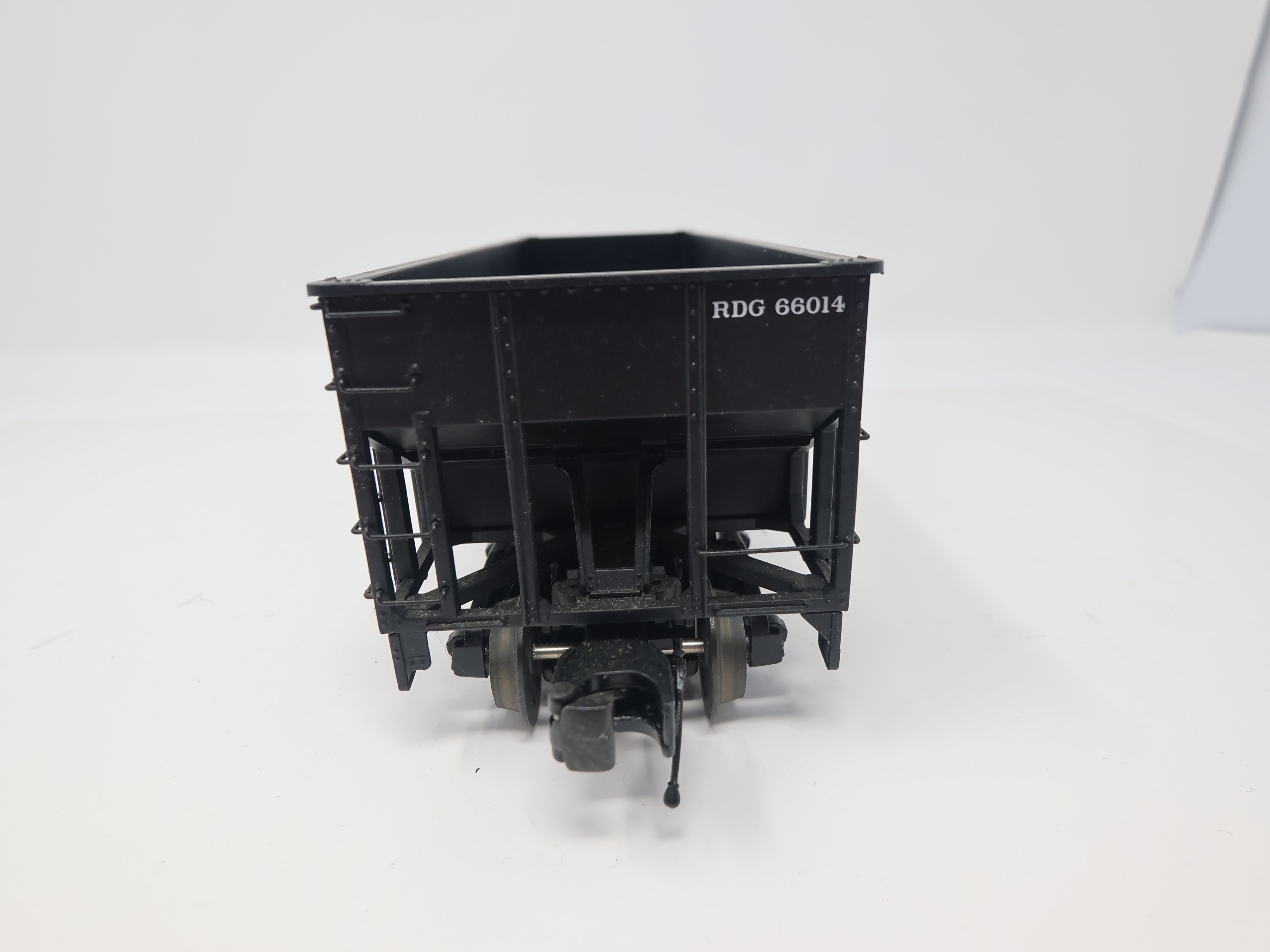 USED MTH Premier 20-90182 O, 34' AAR Composite Hopper Car, Reading RDG #66014