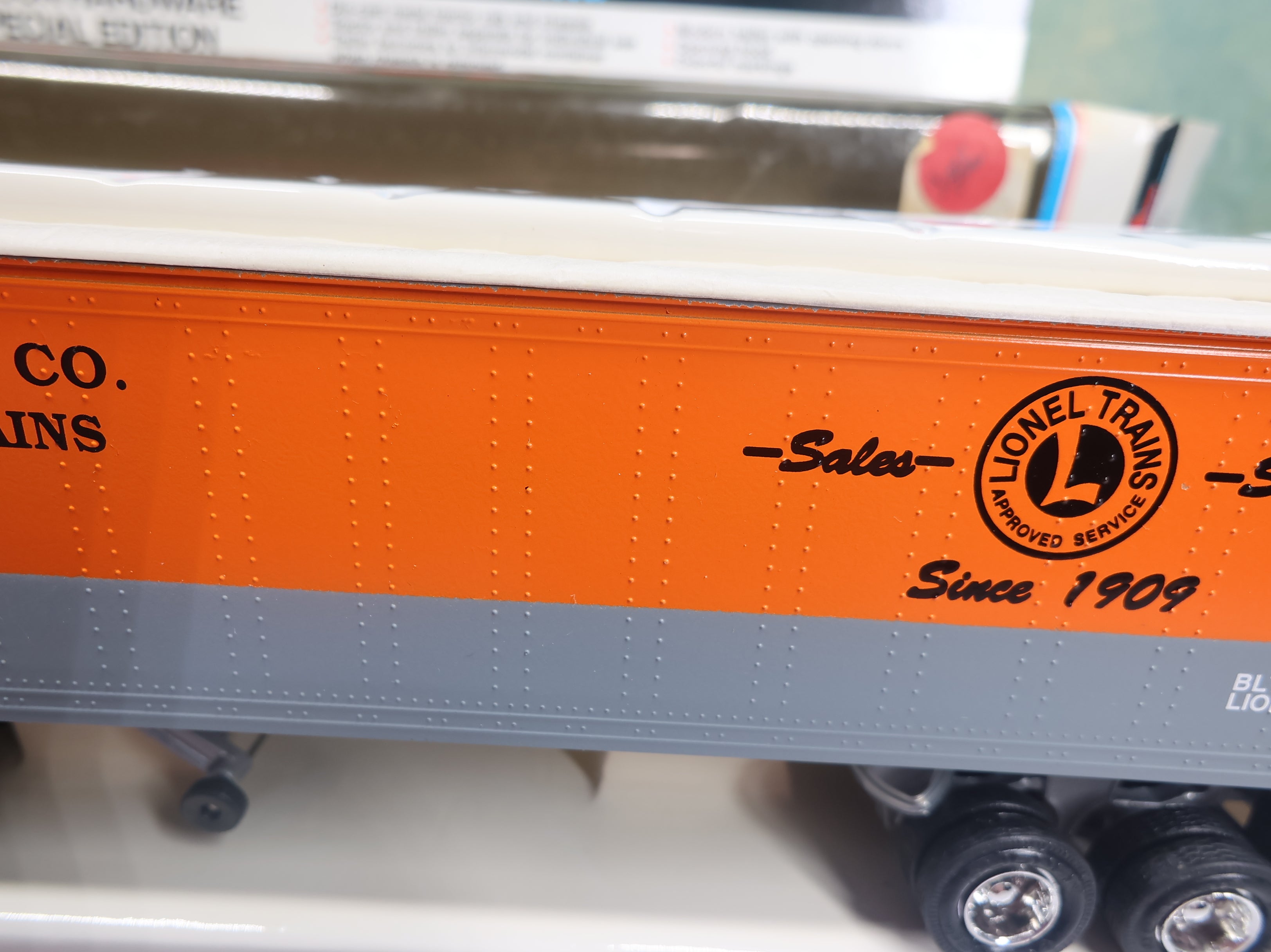 USED Lionel #6-52025 O Tractor and Trailer Madison Hardware LCCA Edition