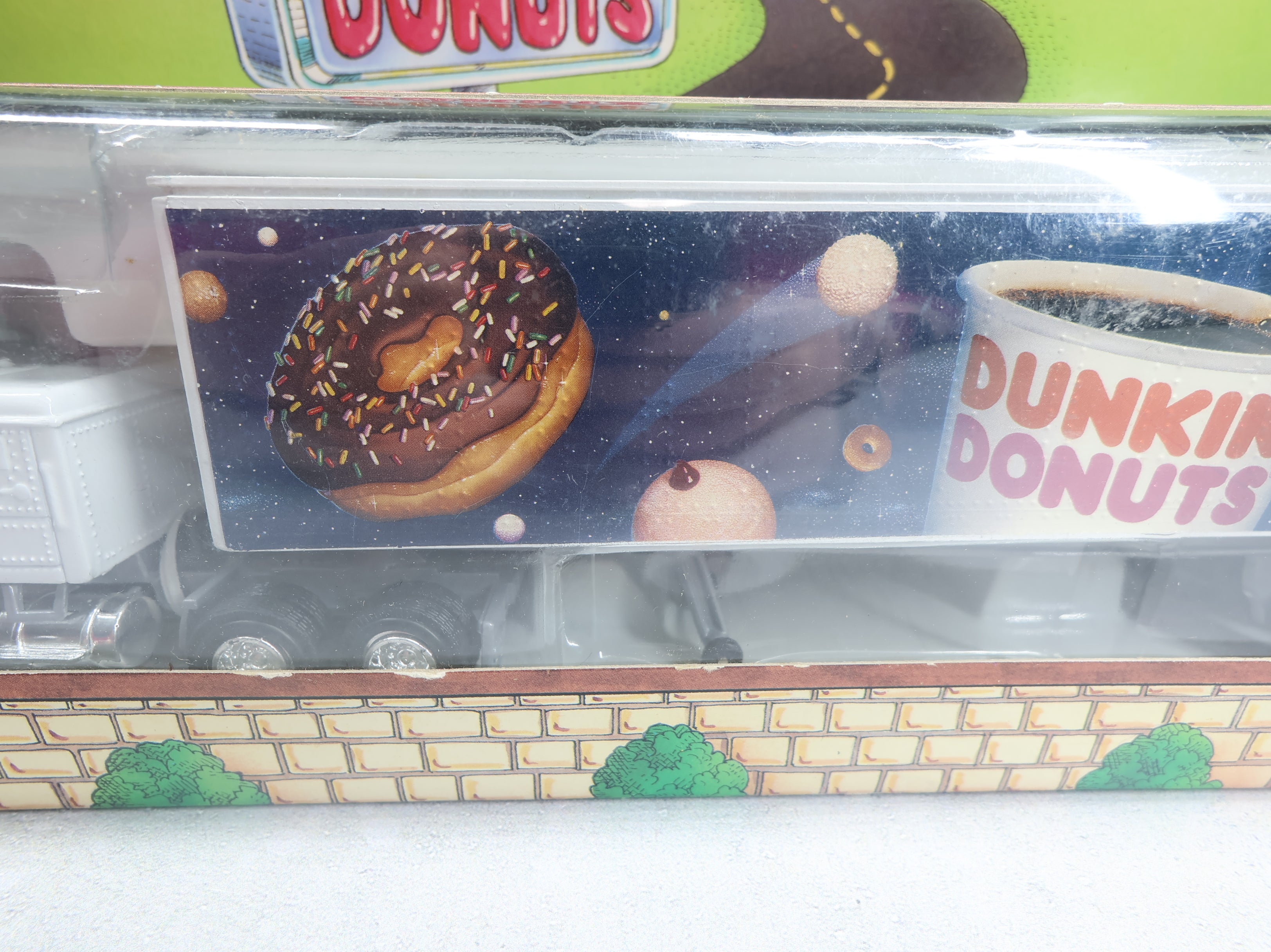 USED Lionel O Tractor and Trailer Dunkin Donuts 1995 Limited Edition