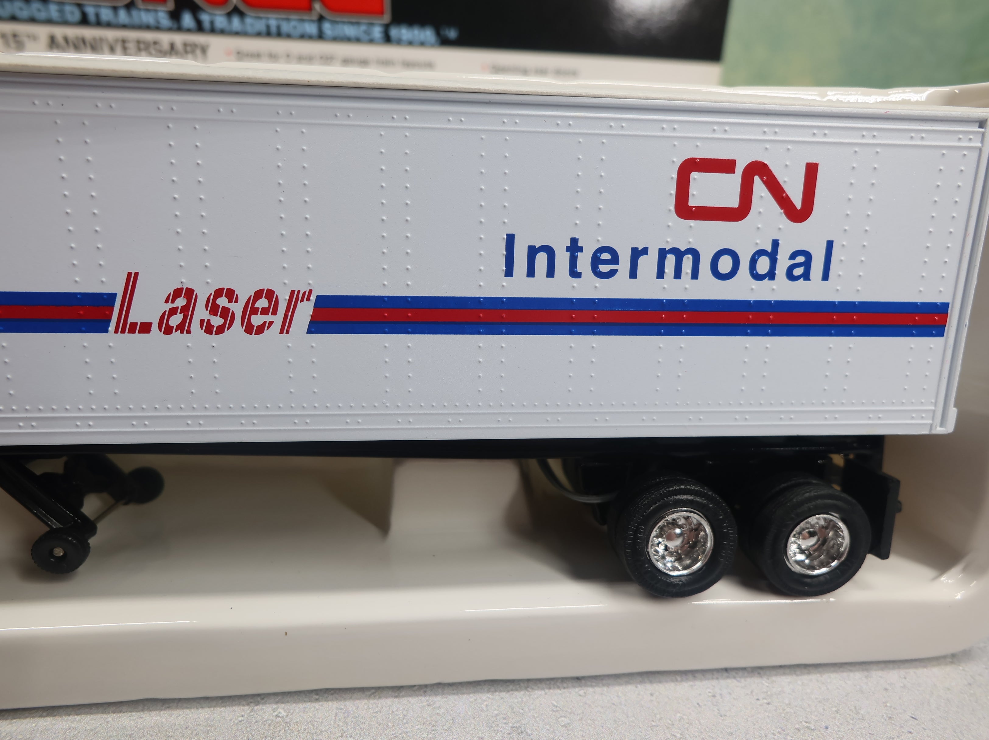 USED Lionel #6-52048 O Tractor and Trailer Canadian National #197993 L.O.T.S. 15th Anniversary