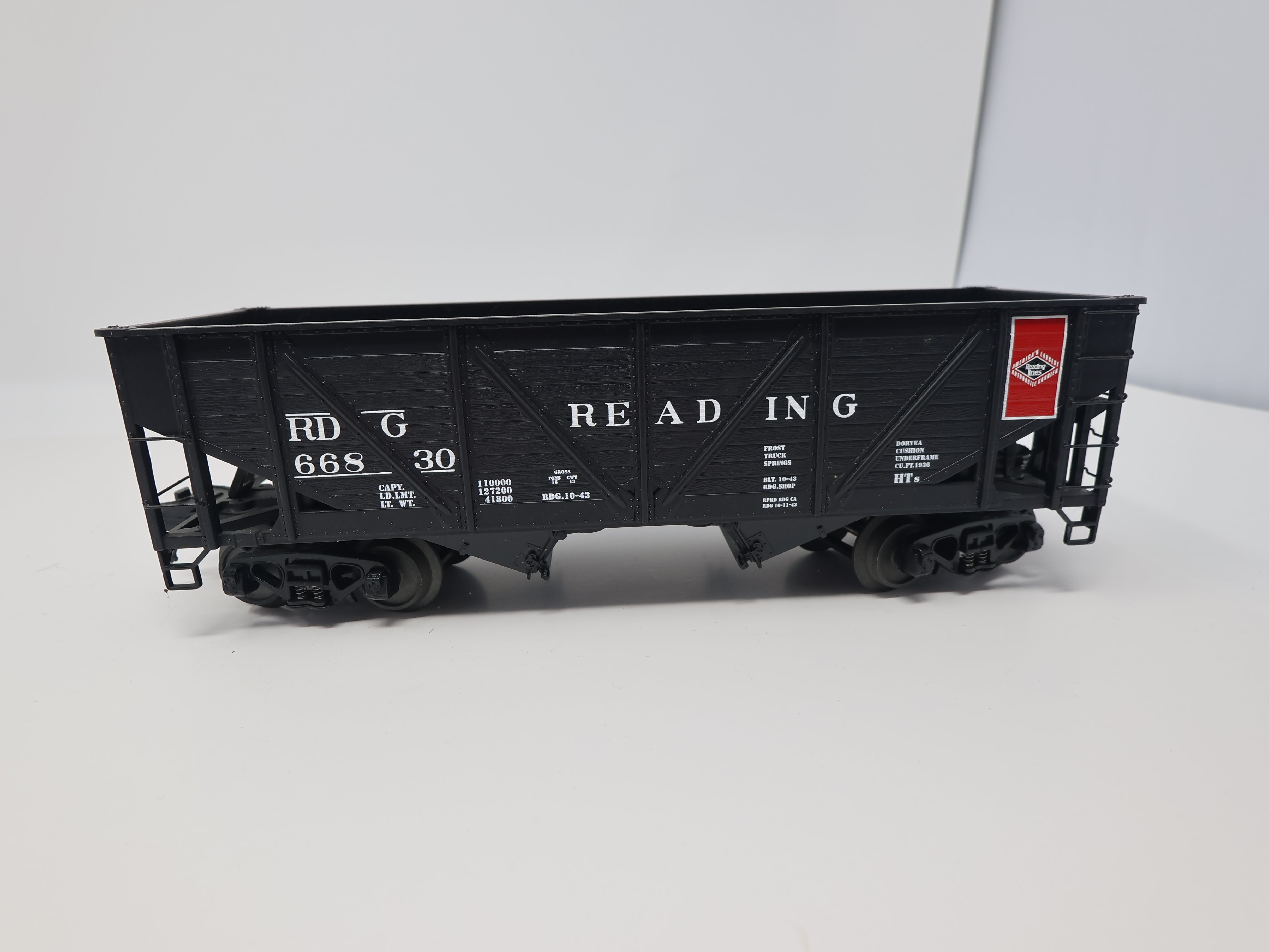 USED MTH Premier 20-90183 O, 34' AAR Composite Hopper Car, Reading RDG #66830