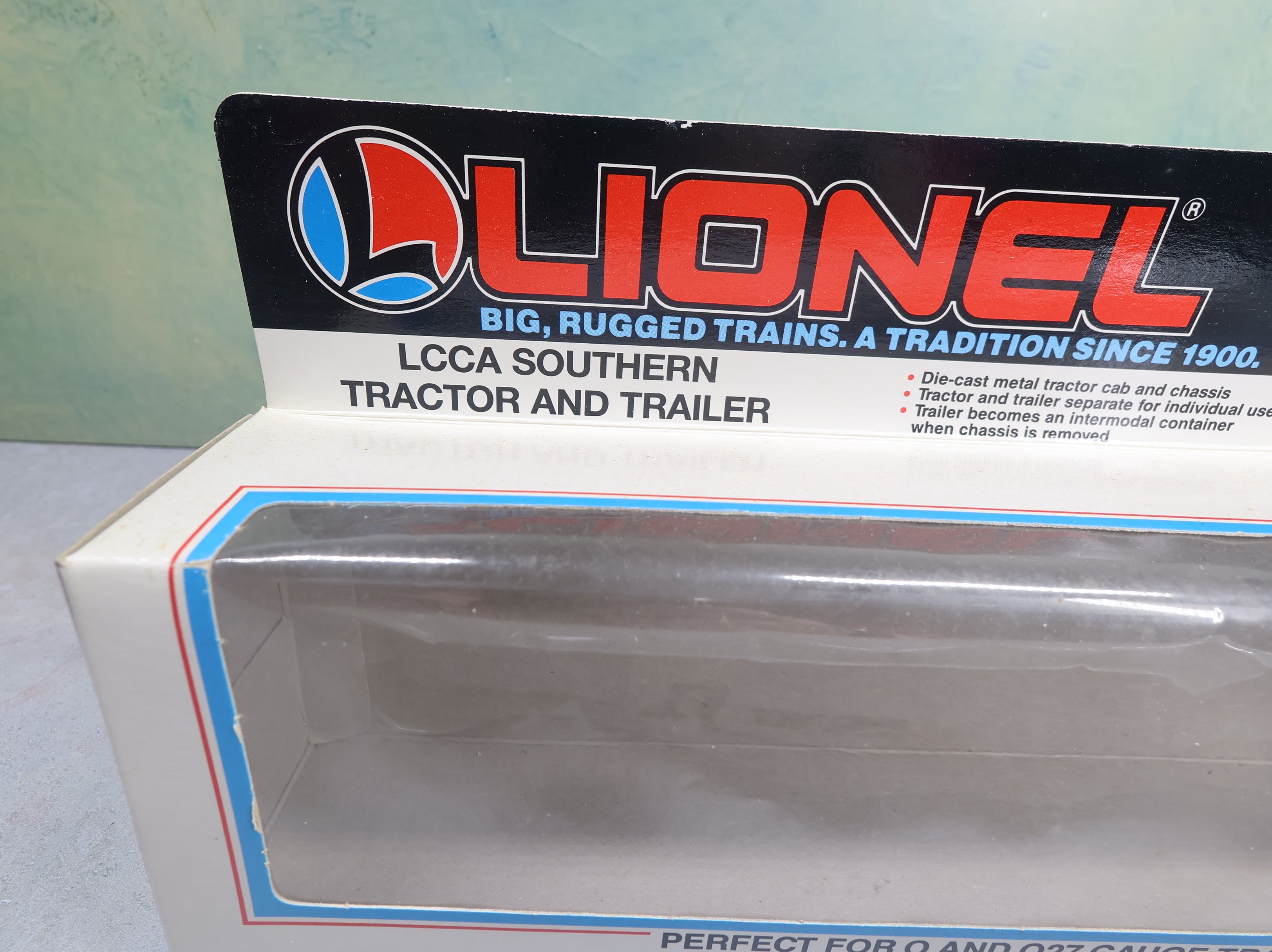 USED Lionel #6-52056 O Tractor and Trailer Southern #206502 LCCA Edition