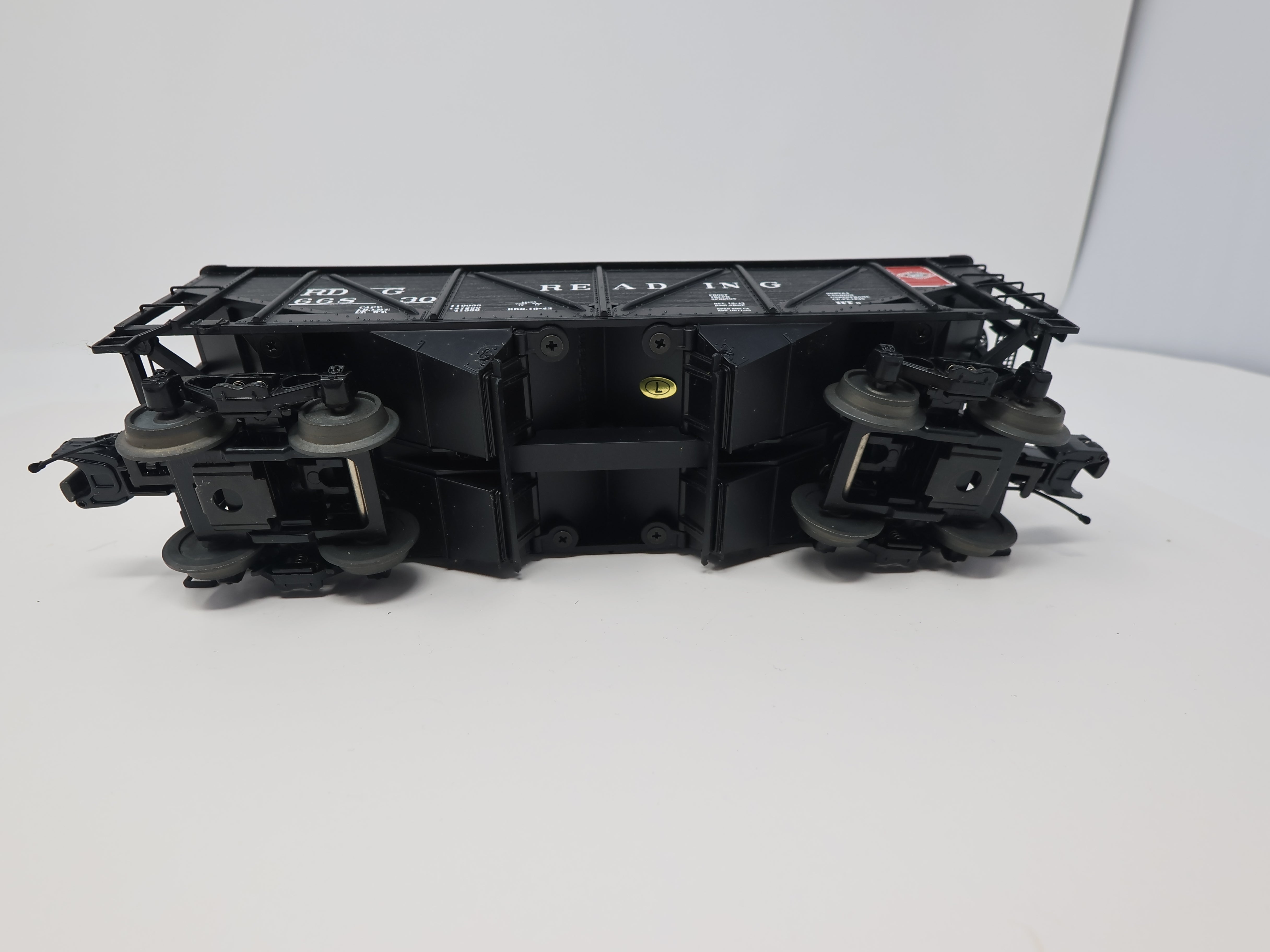 USED MTH Premier 20-90183 O, 34' AAR Composite Hopper Car, Reading RDG #66830