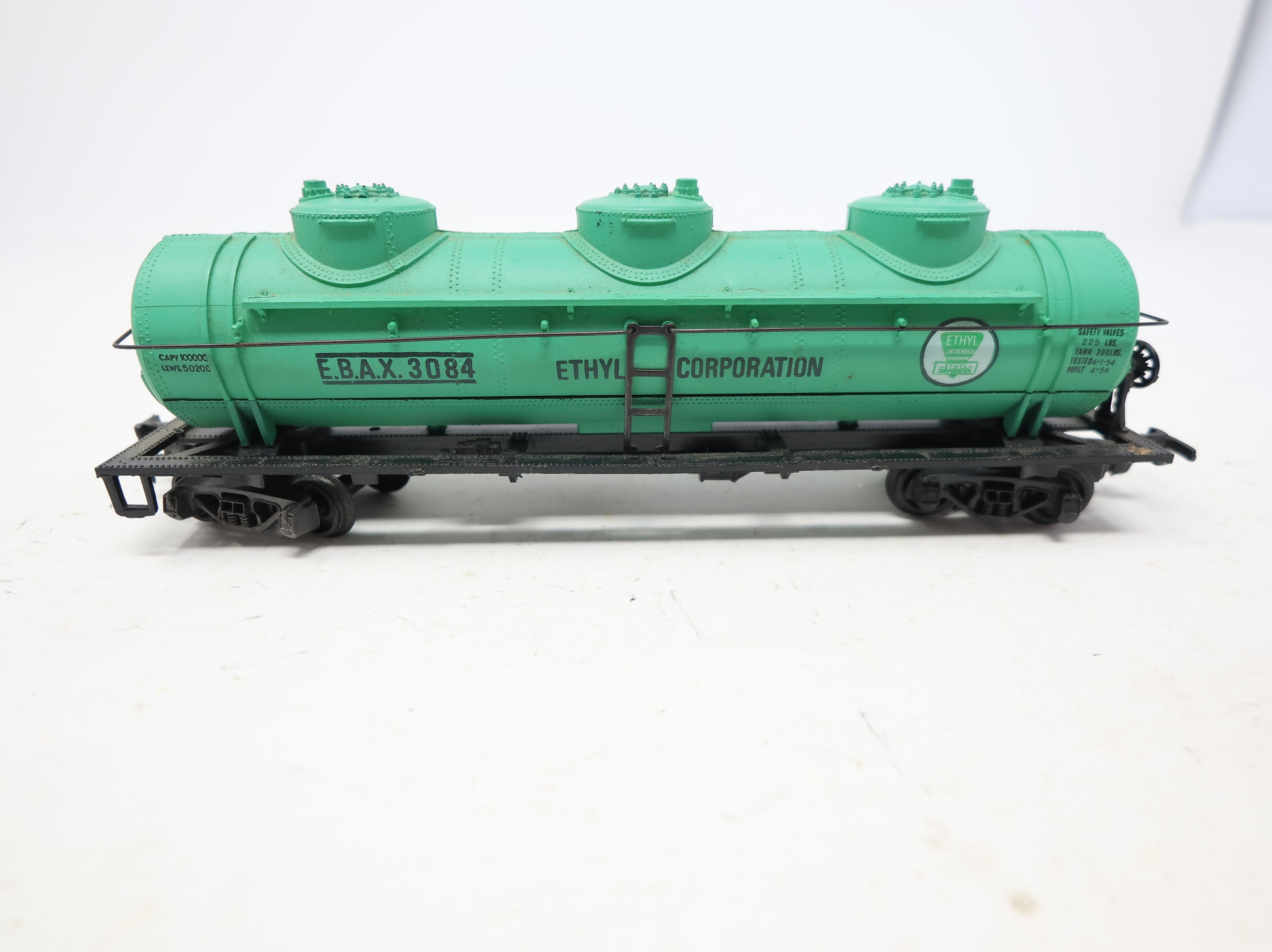 USED AHM HO Scale Triple Dome Tank Car Ethyl Corporation EBAX #3084