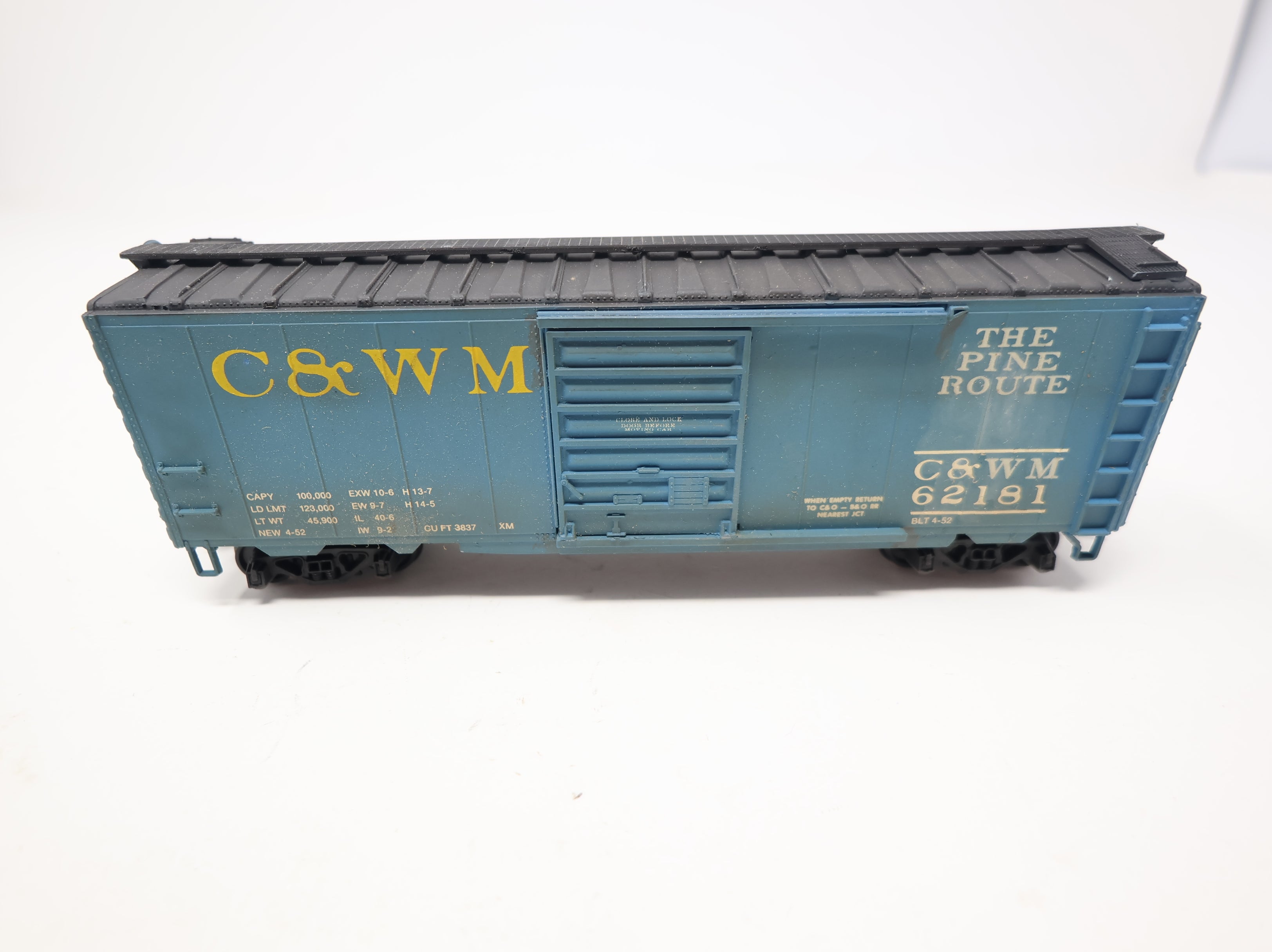 USED HO Scale 40' Box Car C&WM #62181 Light Weathering