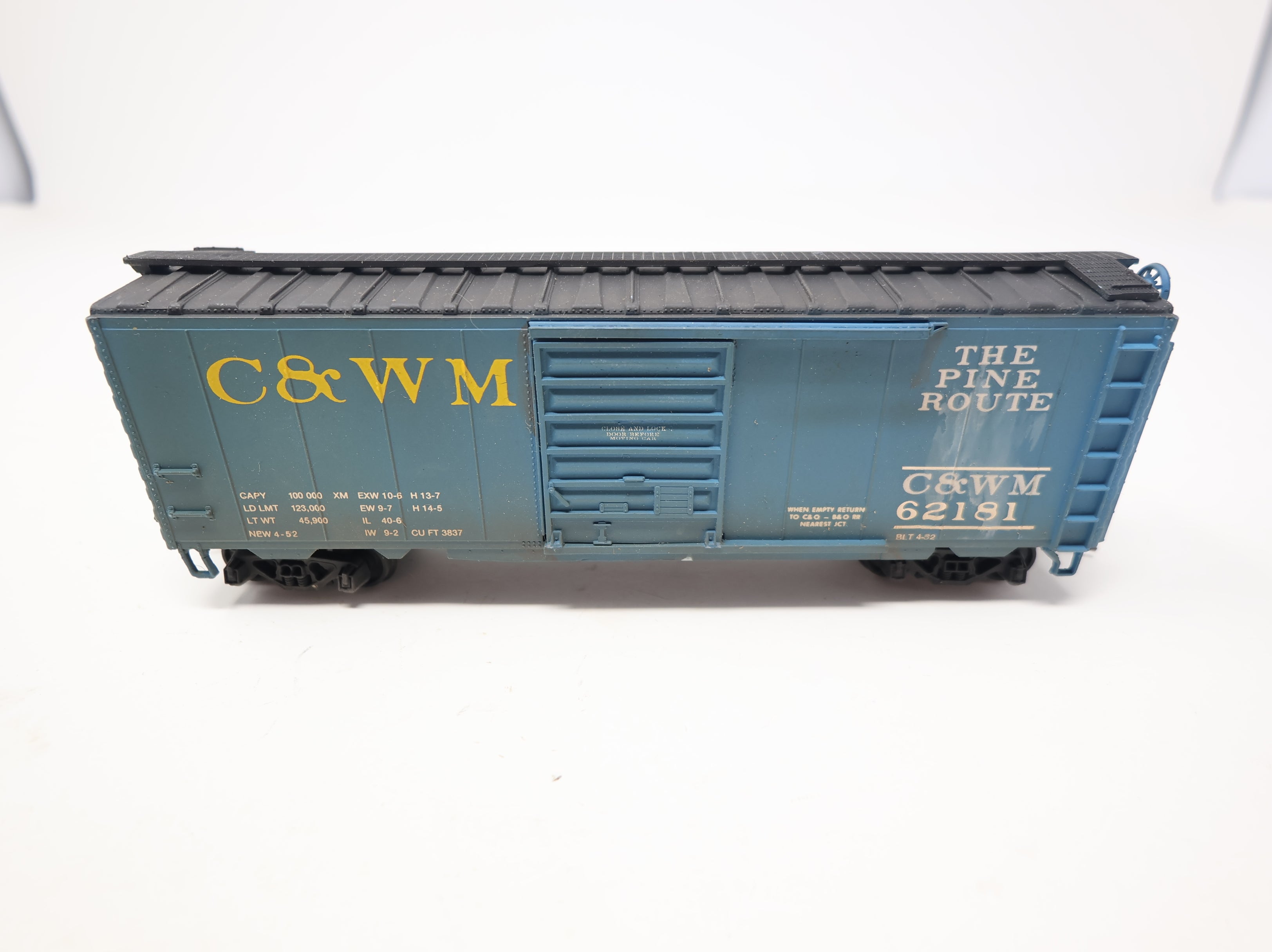USED HO Scale 40' Box Car C&WM #62181 Light Weathering