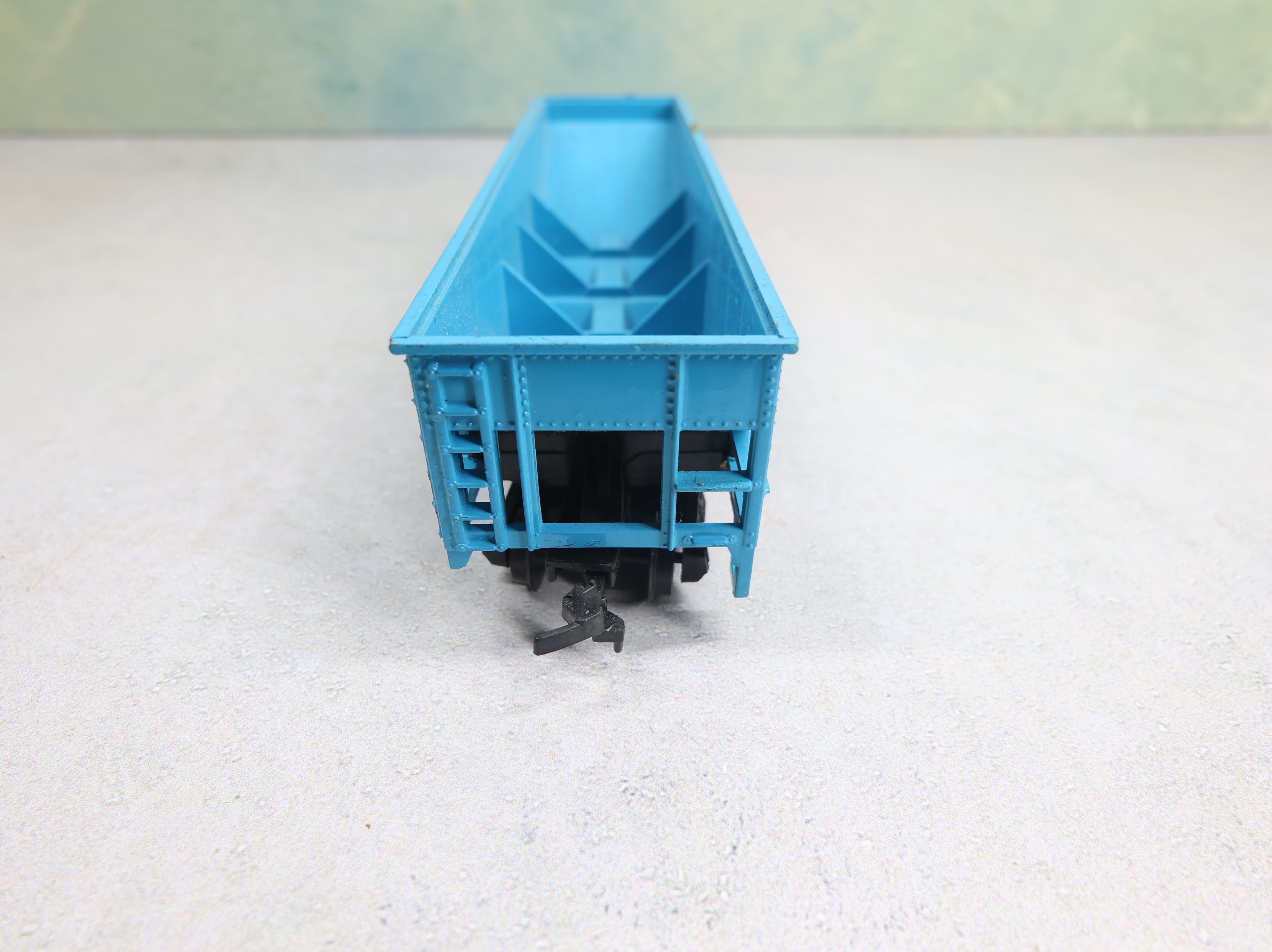USED Bachmann HO Scale Quad Hopper Rock Island #133274