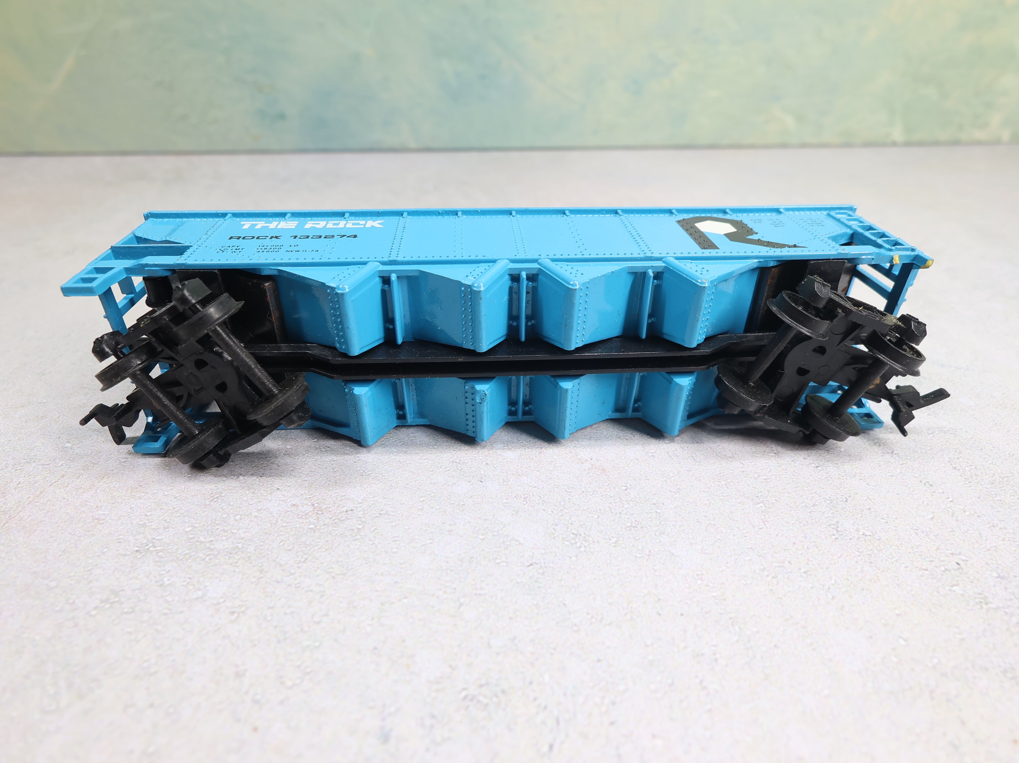 USED Bachmann HO Scale Quad Hopper Rock Island #133274
