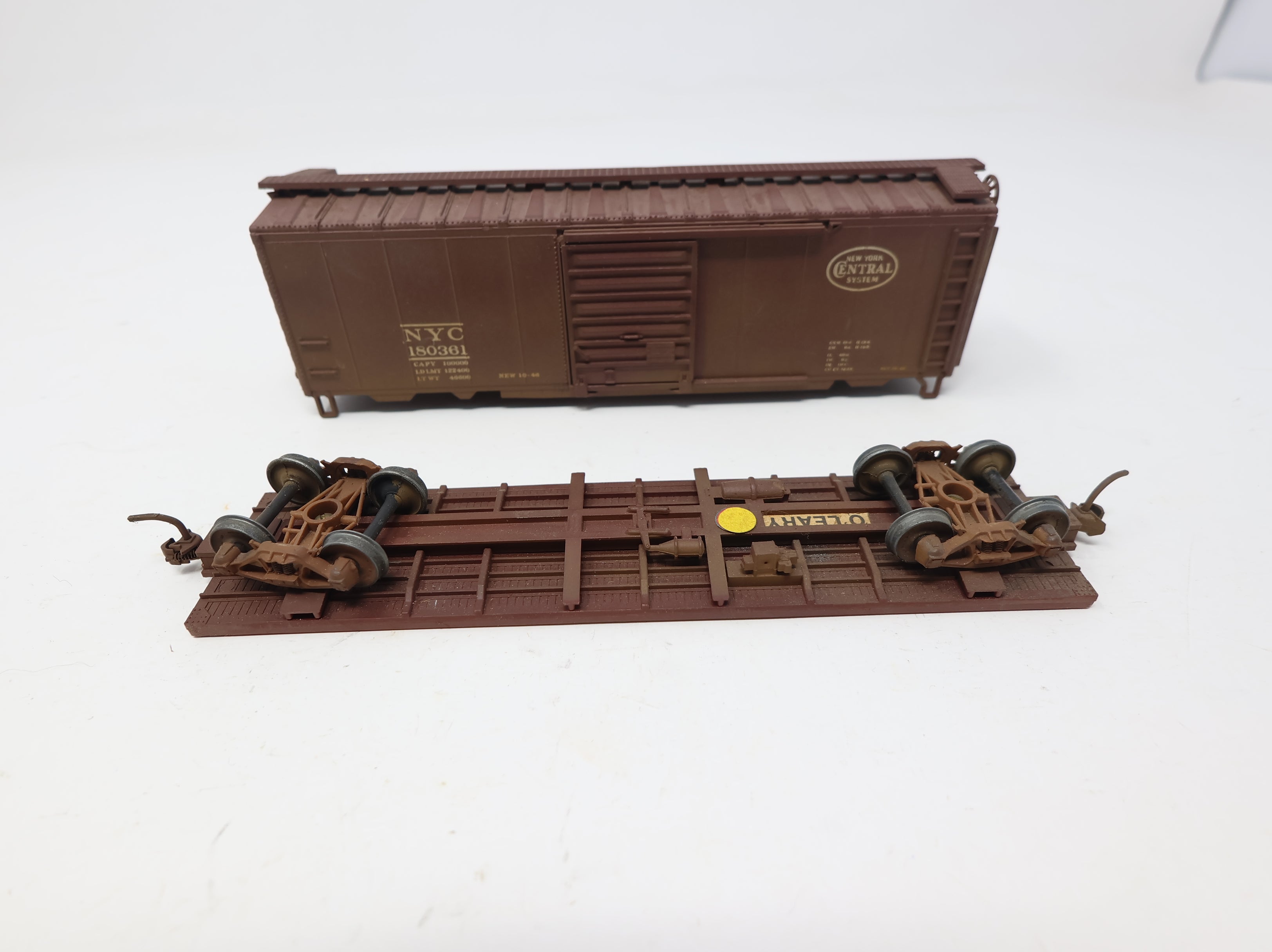 USED HO Scale 40' Box Car New York Central NYC #108361 Weathered