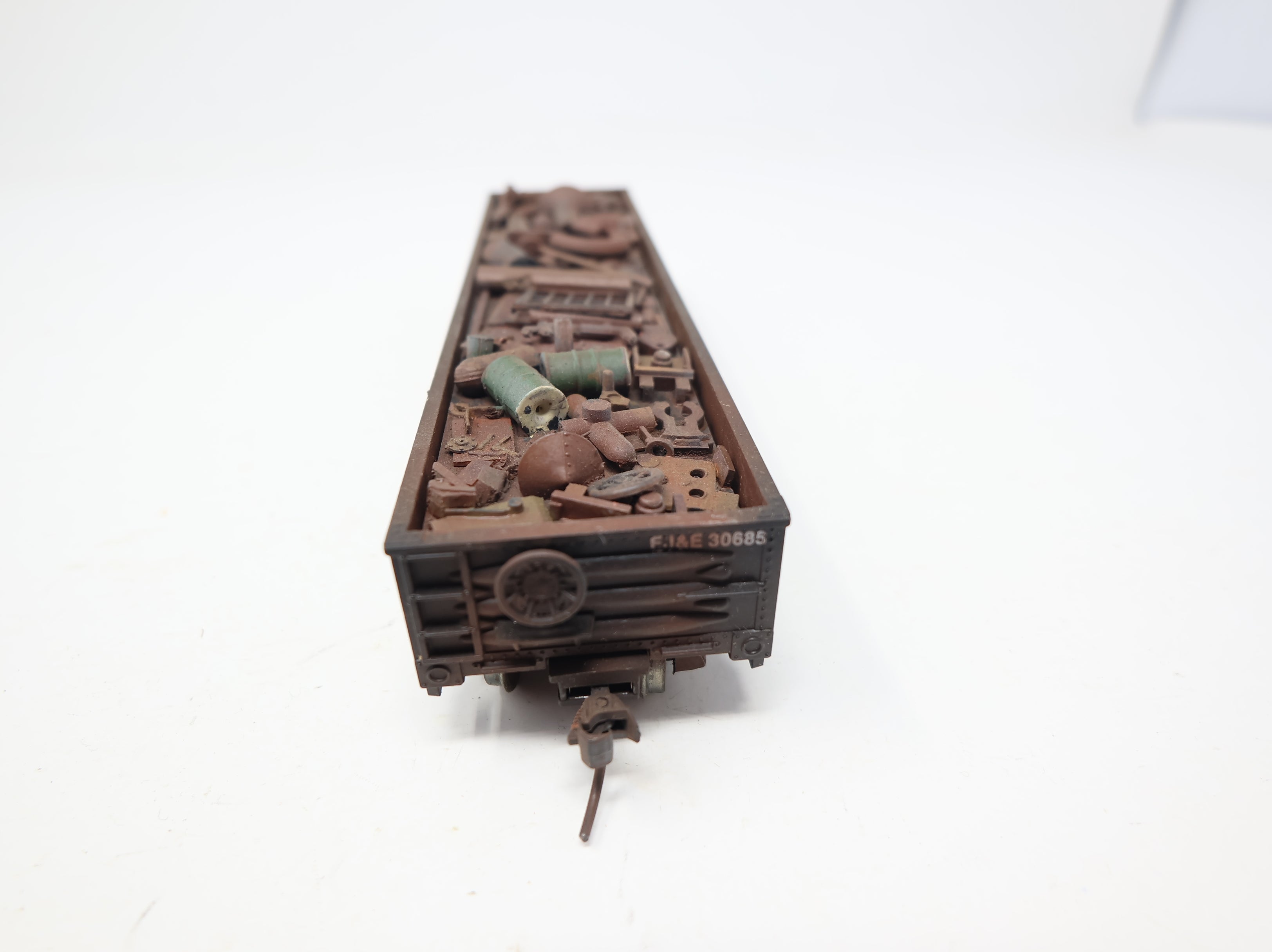 USED HO Scale Gondola w/ Scrap Load EJ&E #30685 Weathered
