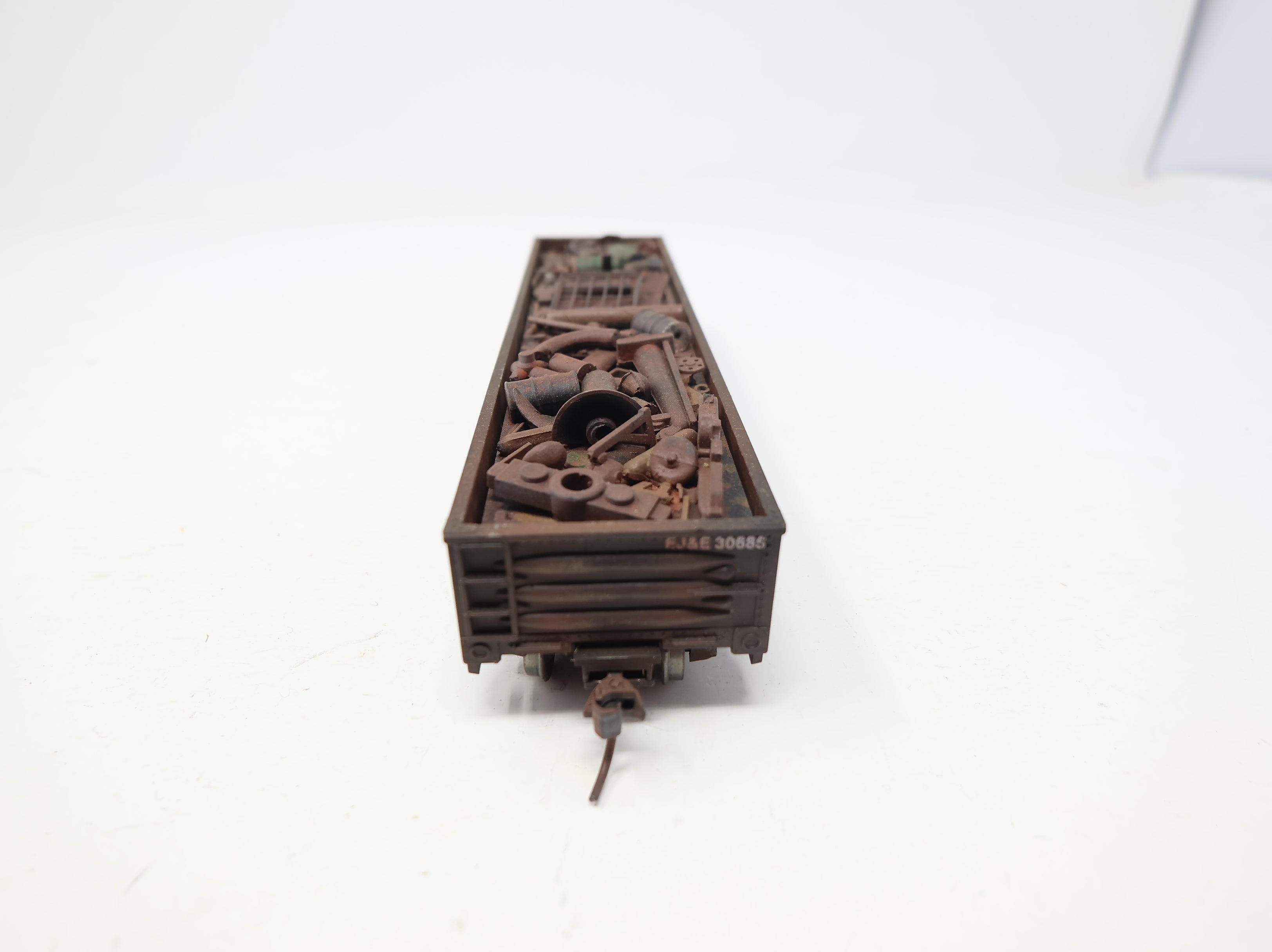USED HO Scale Gondola w/ Scrap Load EJ&E #30685 Weathered