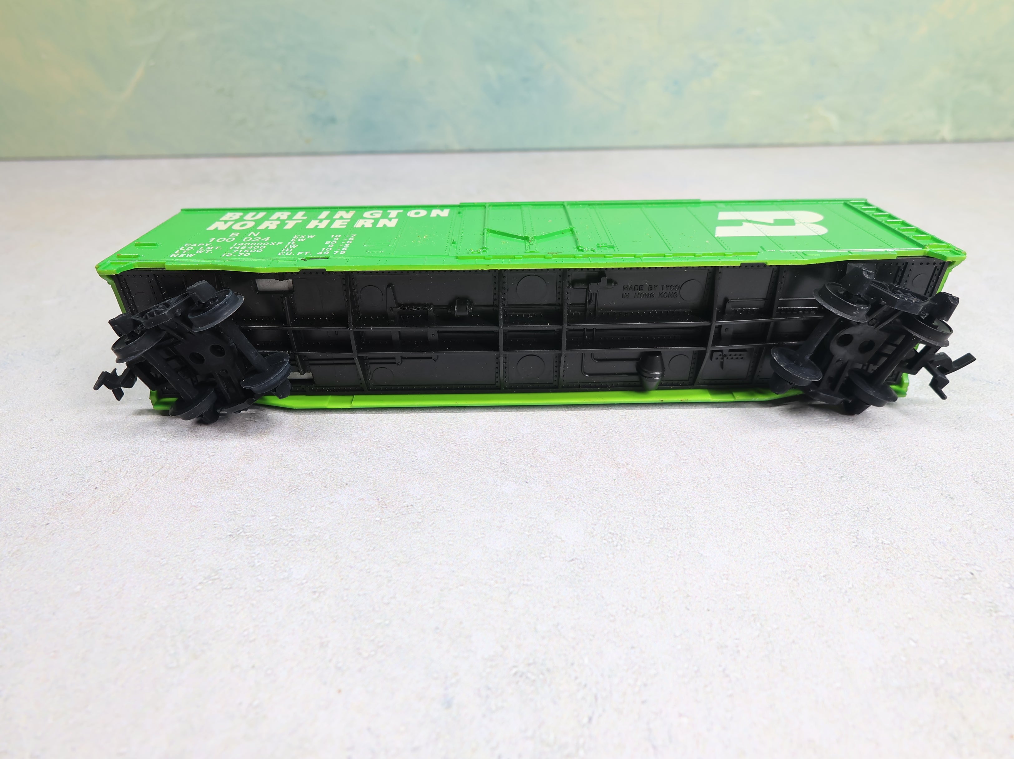 USED Tyco HO Scale 50' Box Car Burlington Northern BN #100024