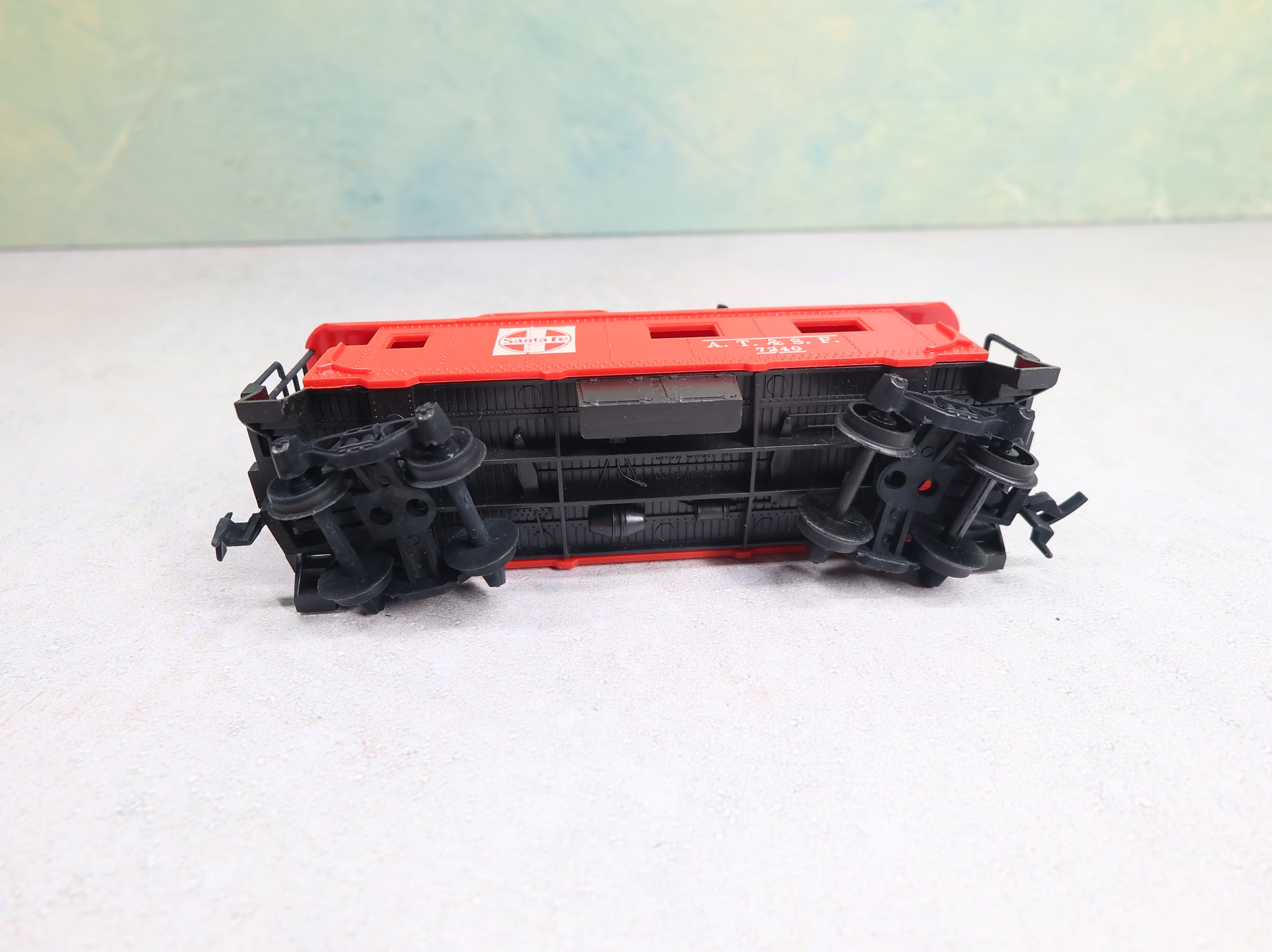 USED Tyco HO Scale Caboose Santa Fe ATSF #7240