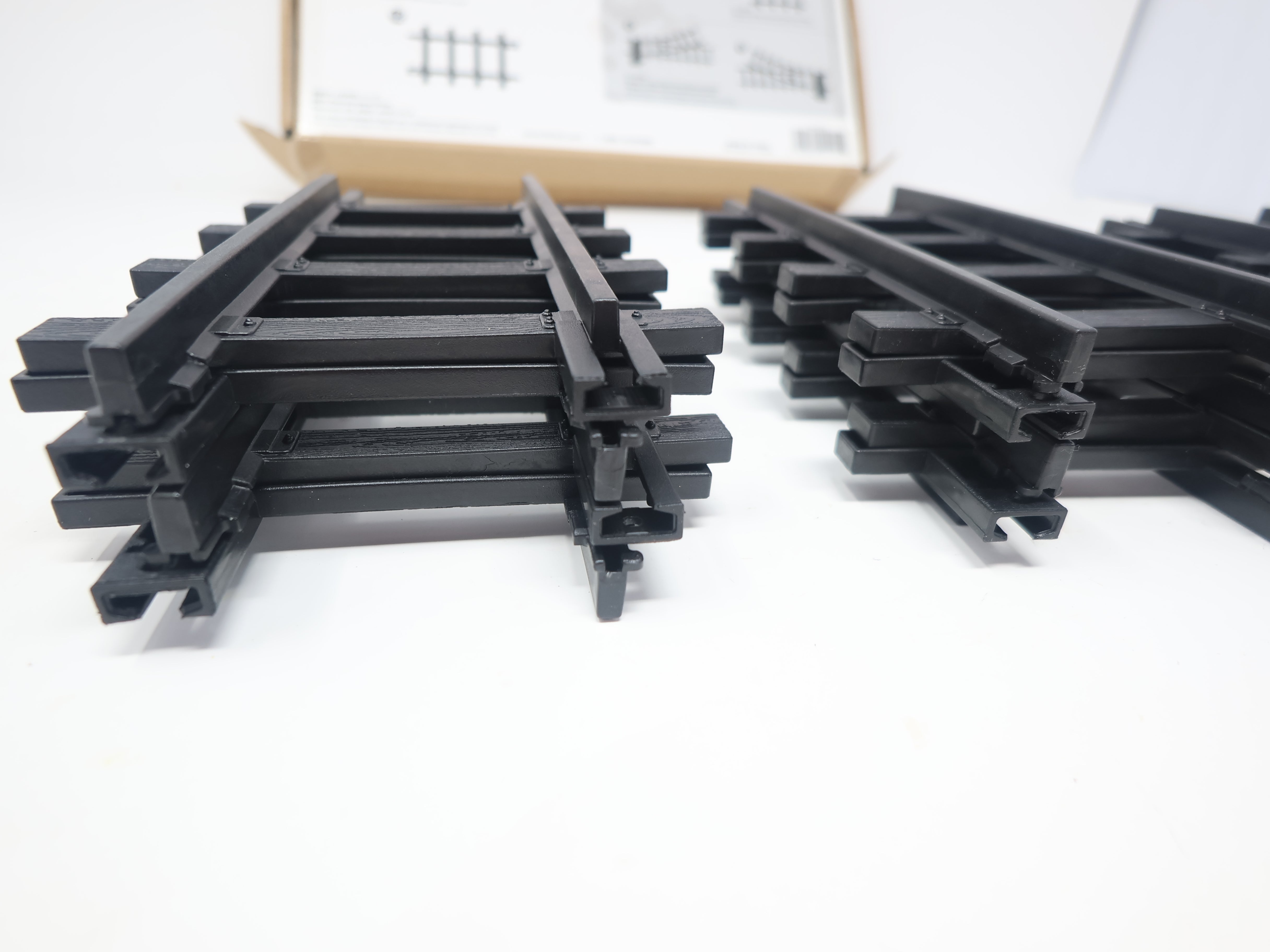 USED Lionel 7-11826 , Ready To Play Straight Track 12 pieces