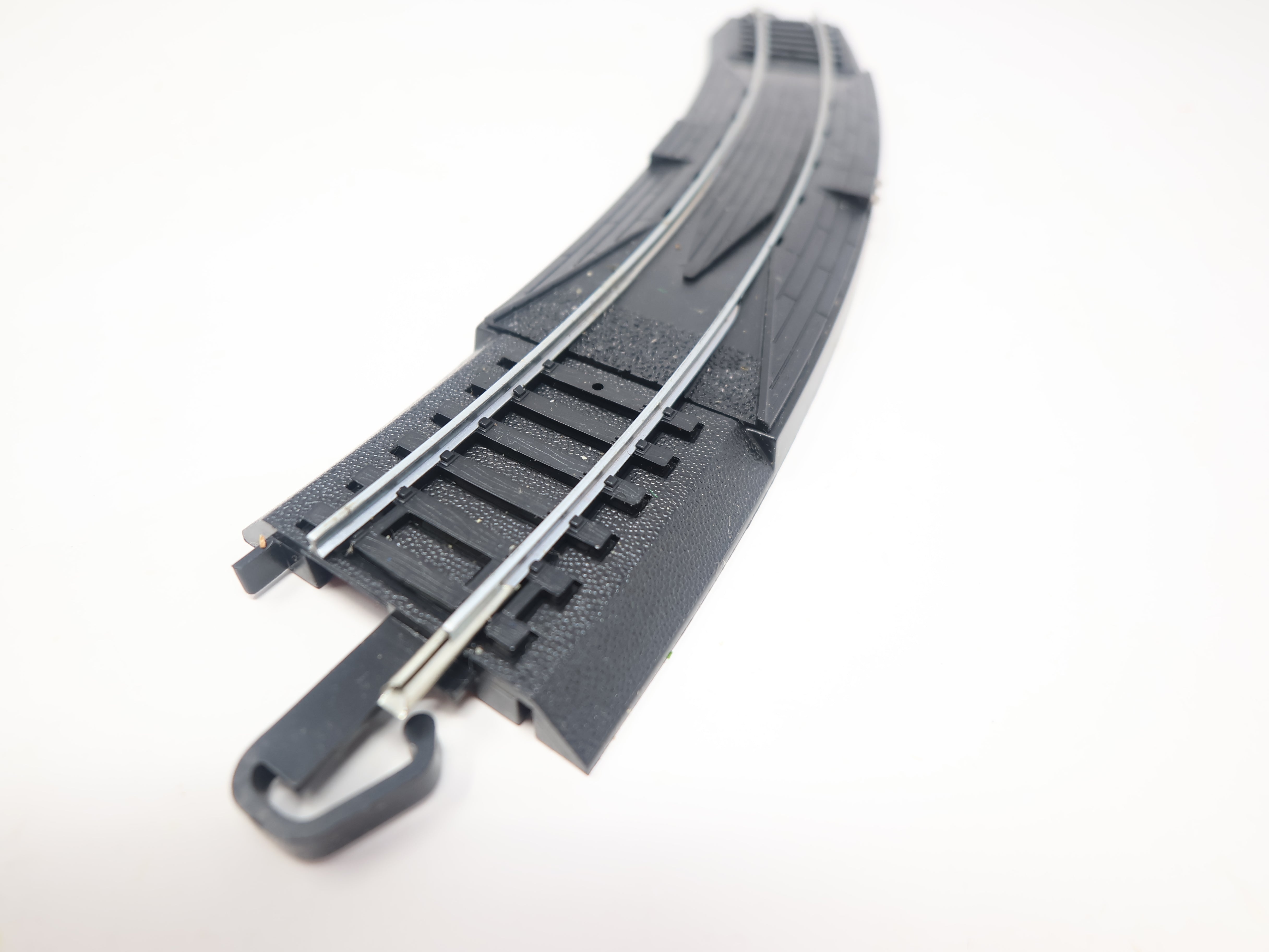 USED Bachmann HO Scale, E-Z Track 18" Curved Terminal Rerailer Track, Steel Alloy