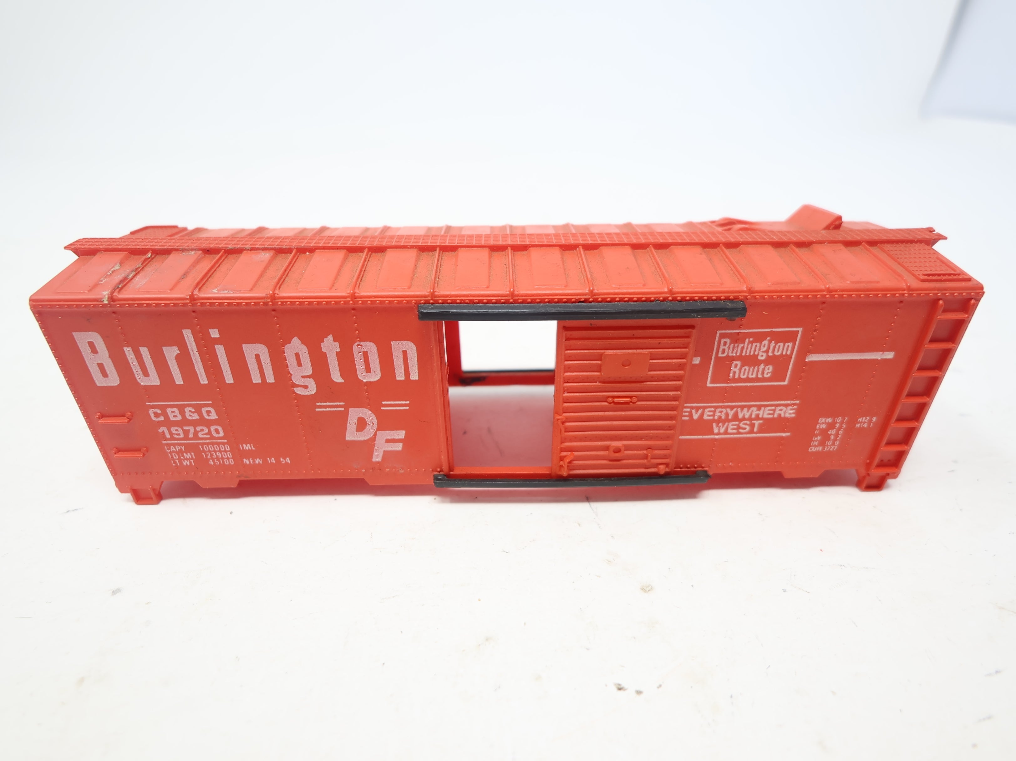 USED Tyco HO Scale 40' Operating Box Car Burlington CB&Q #19720