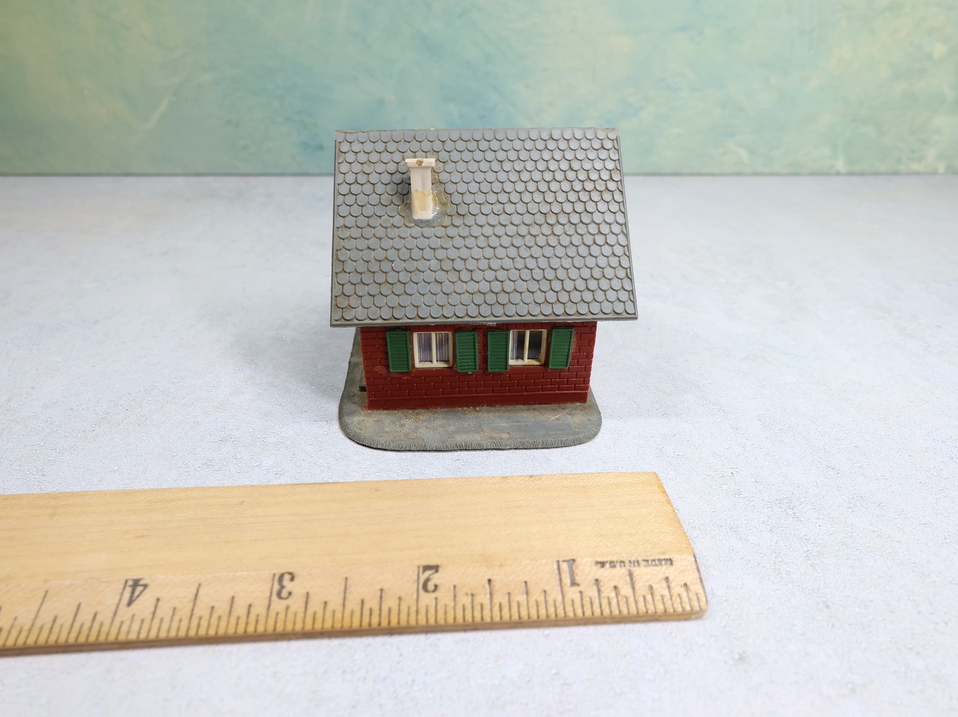 USED Faller HO Scale German Brick Home