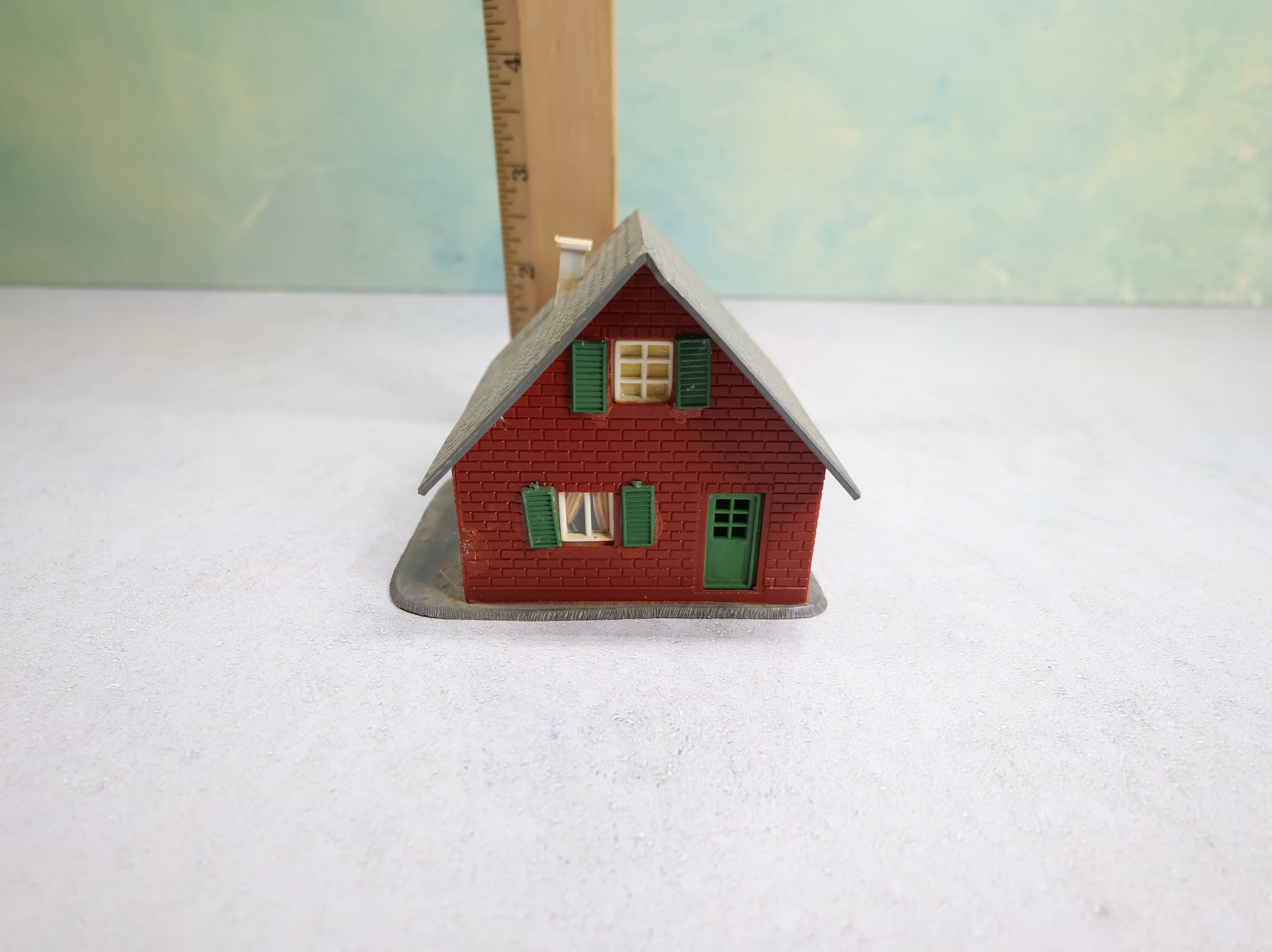 USED Faller HO Scale German Brick Home