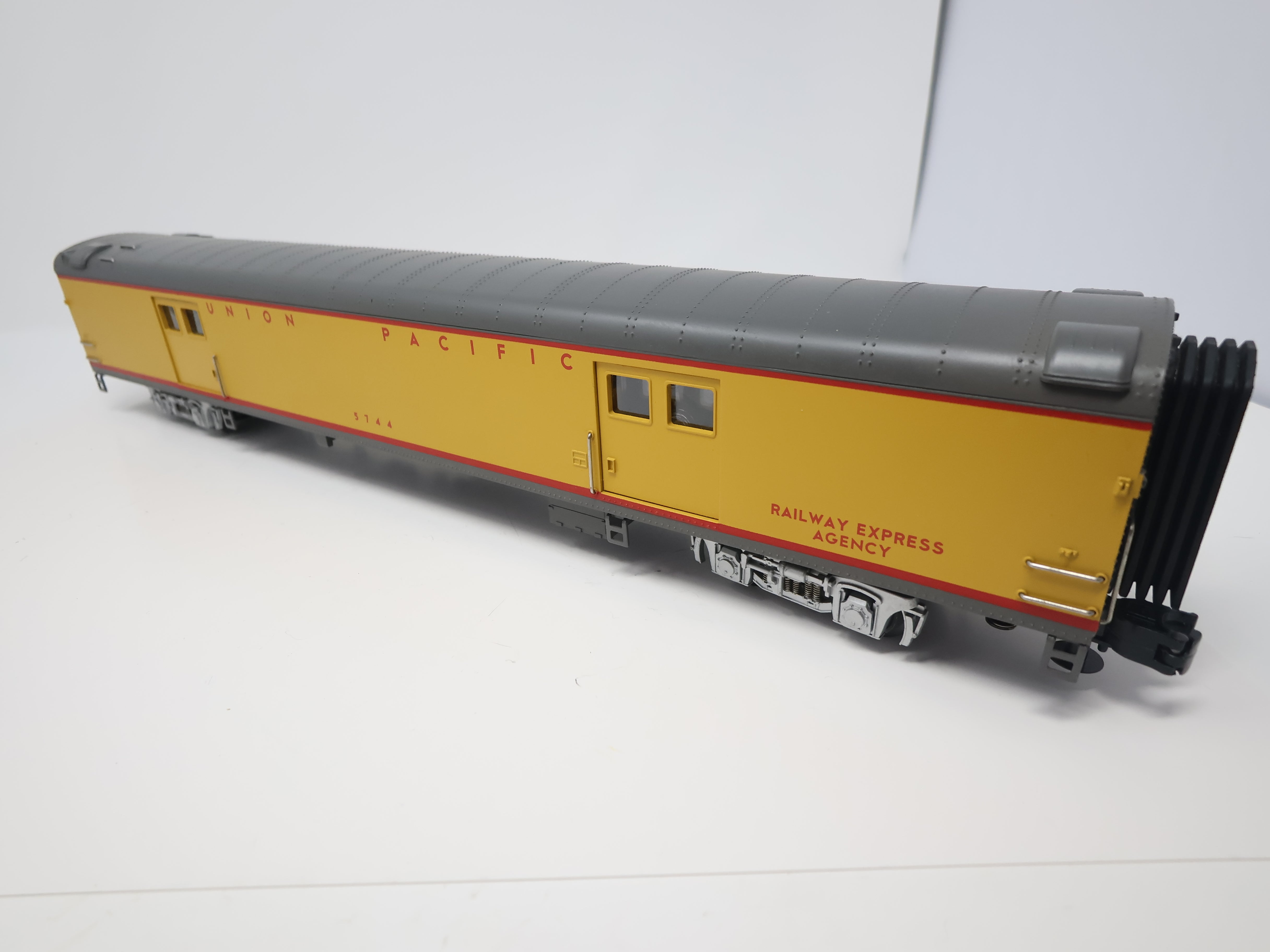 USED MTH O, Baggage Car, Union Pacific 5744