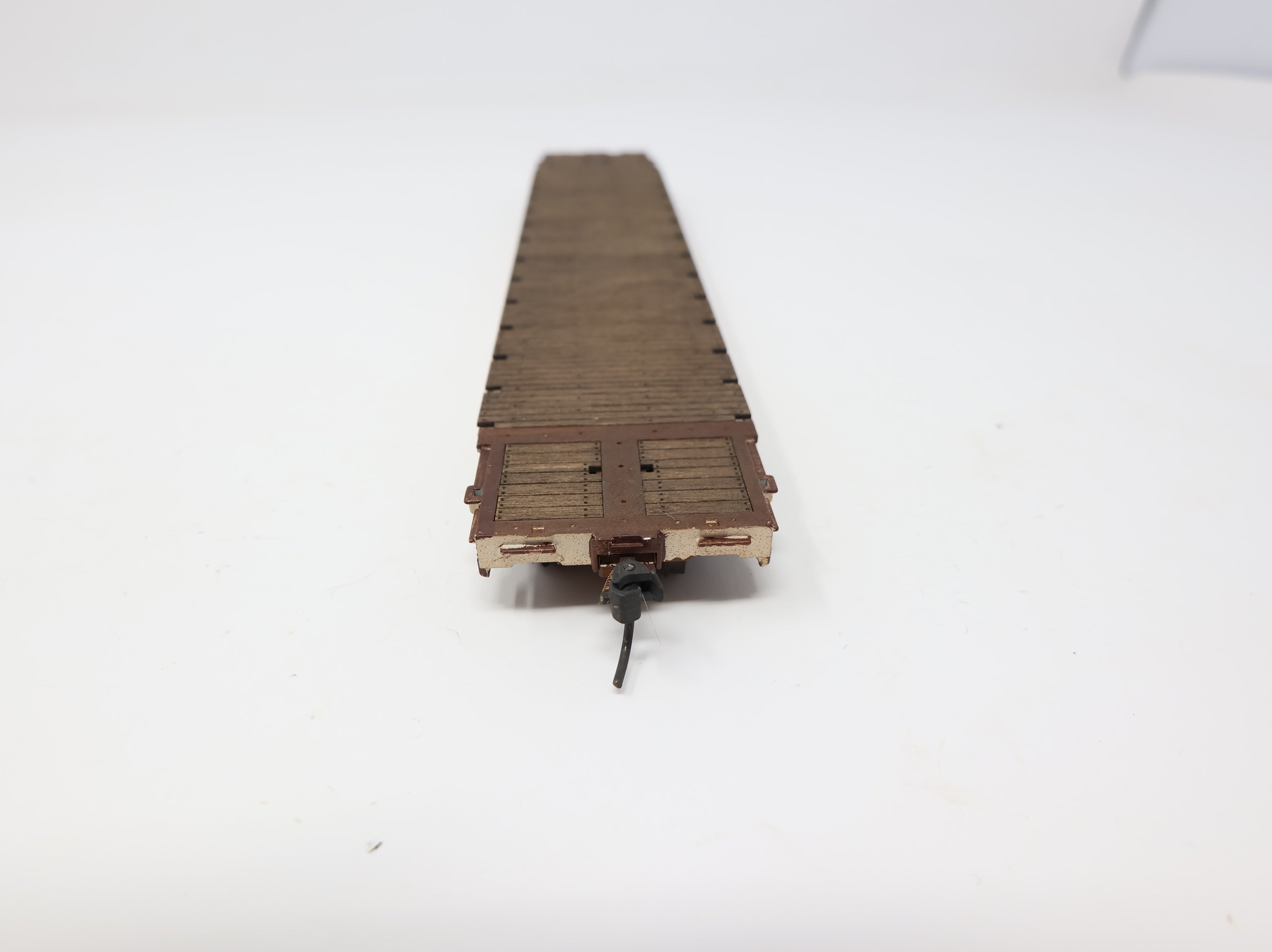 USED Walthers HO Scale 52'6" Flat Car SOO Line #5567 Weathered
