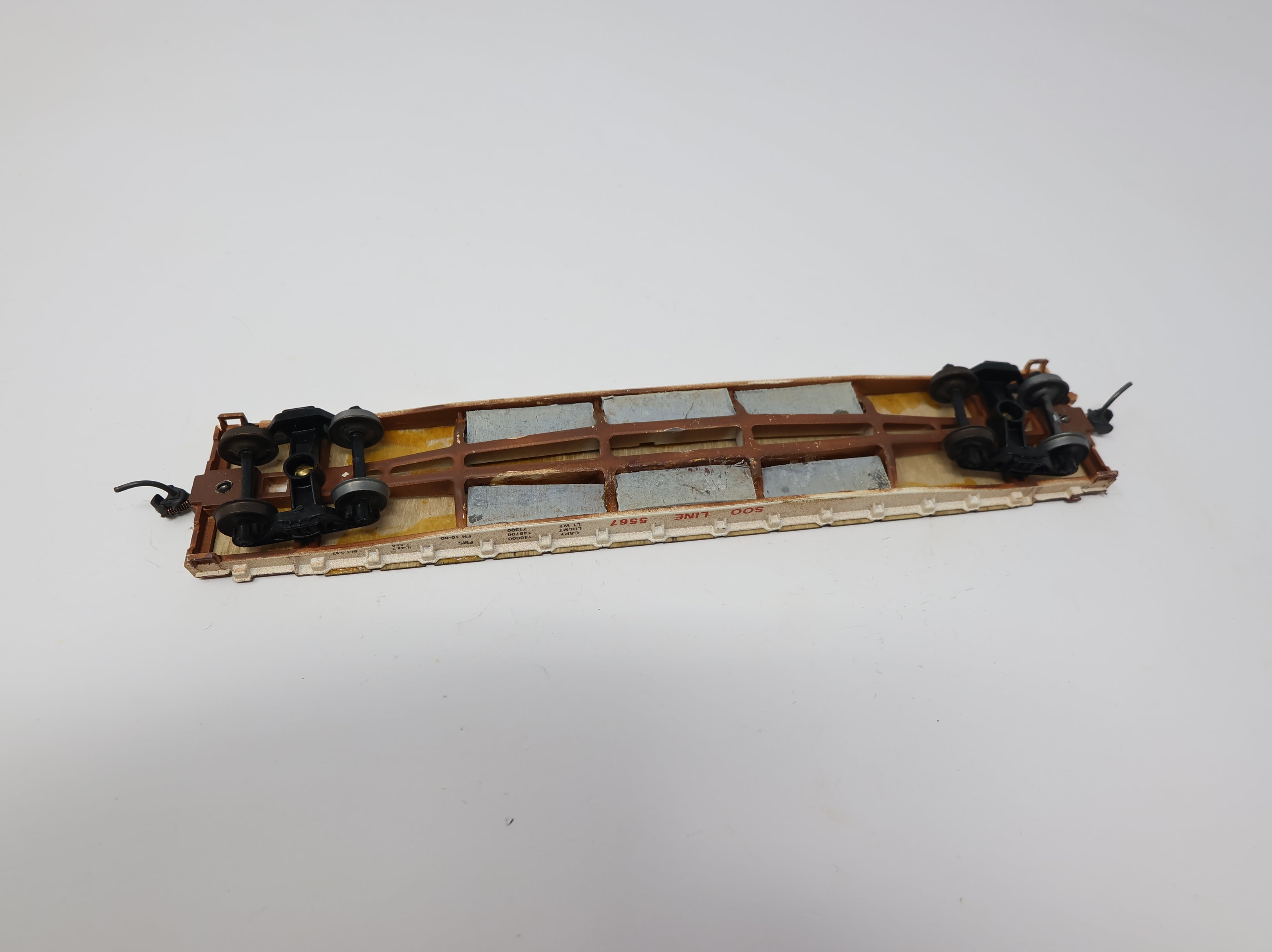 USED Walthers HO Scale 52'6" Flat Car SOO Line #5567 Weathered