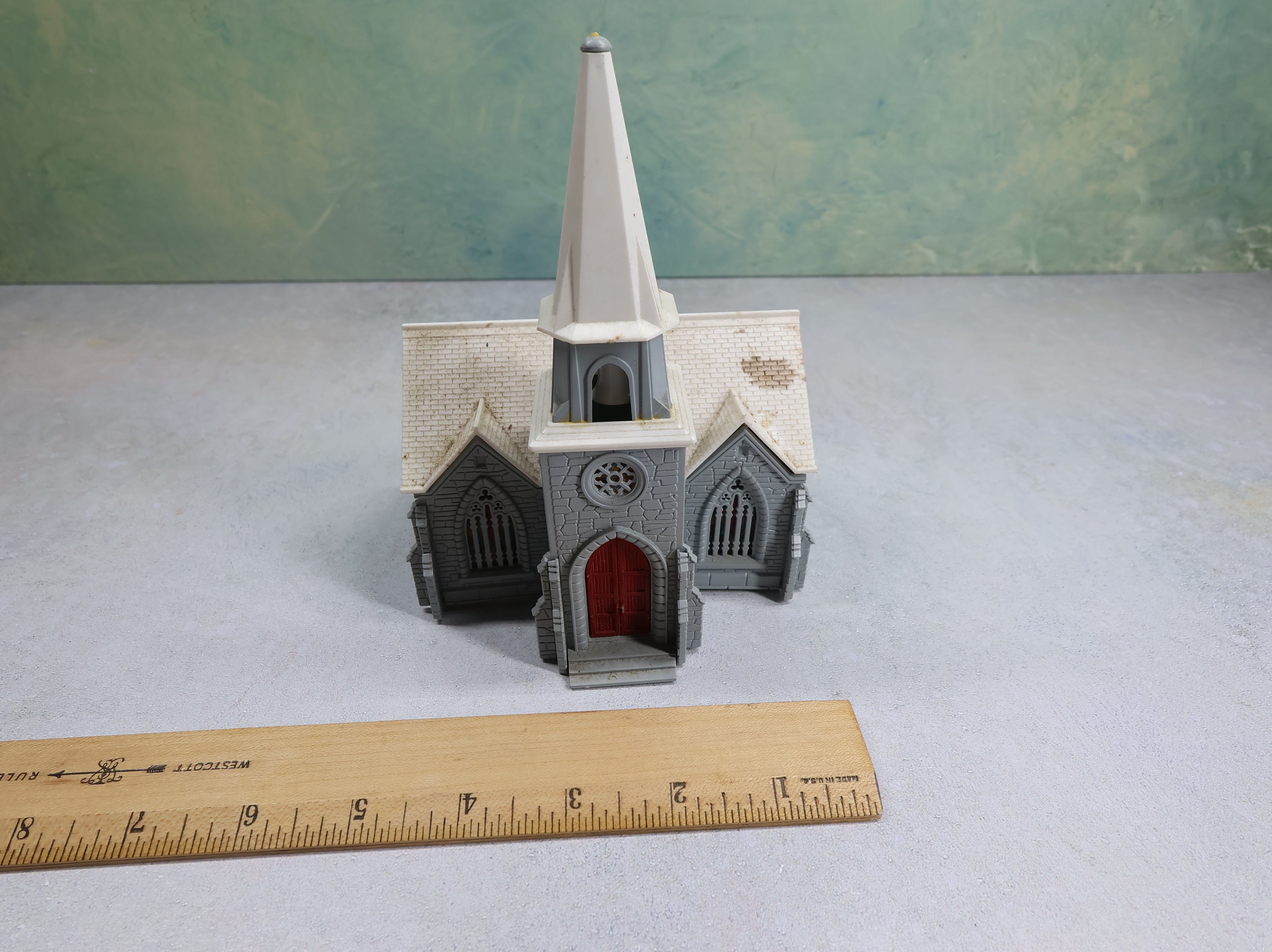USED HO Scale Gray Church