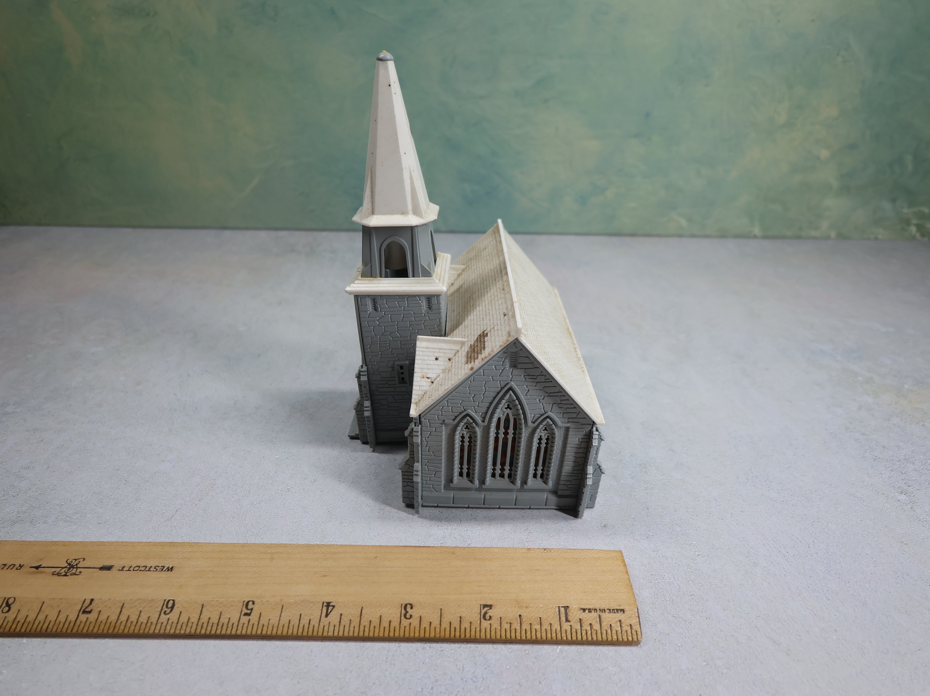 USED HO Scale Gray Church
