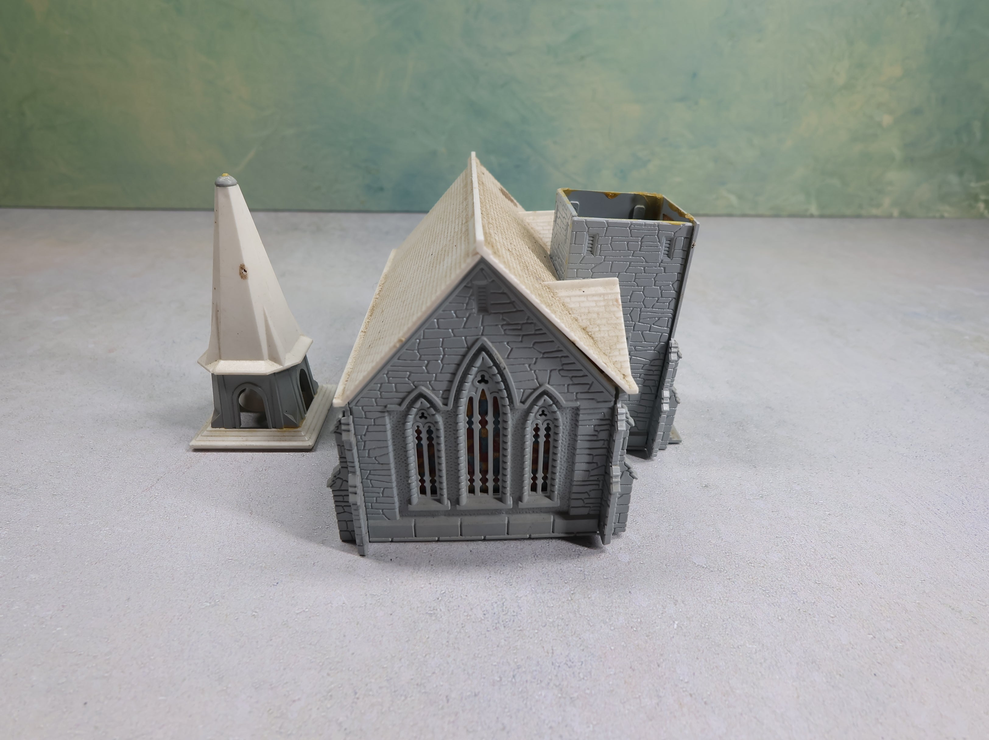 USED HO Scale Gray Church