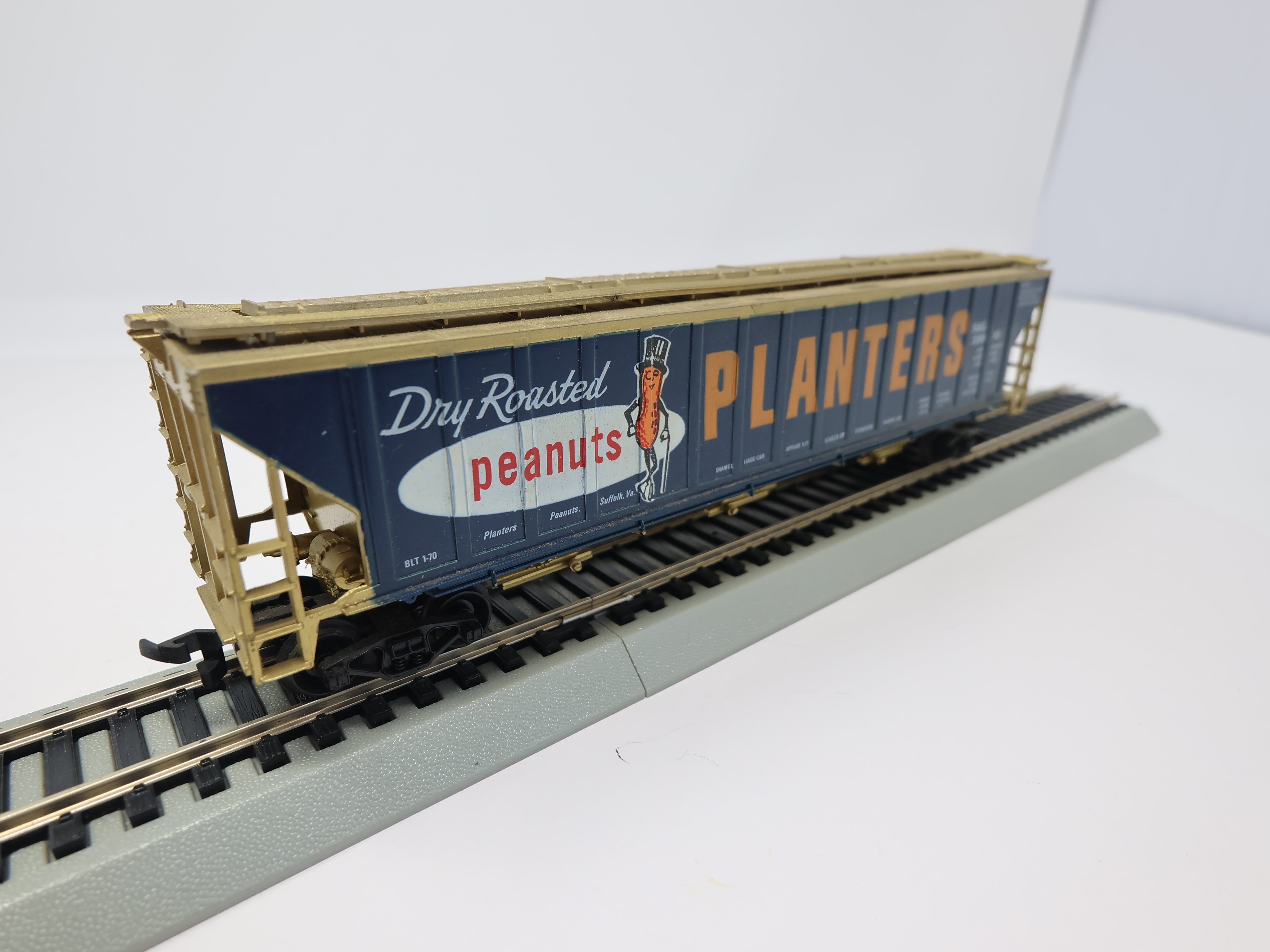 USED Tyco HO Scale, Covered Hopper, Planters SAL #23090, Billboard