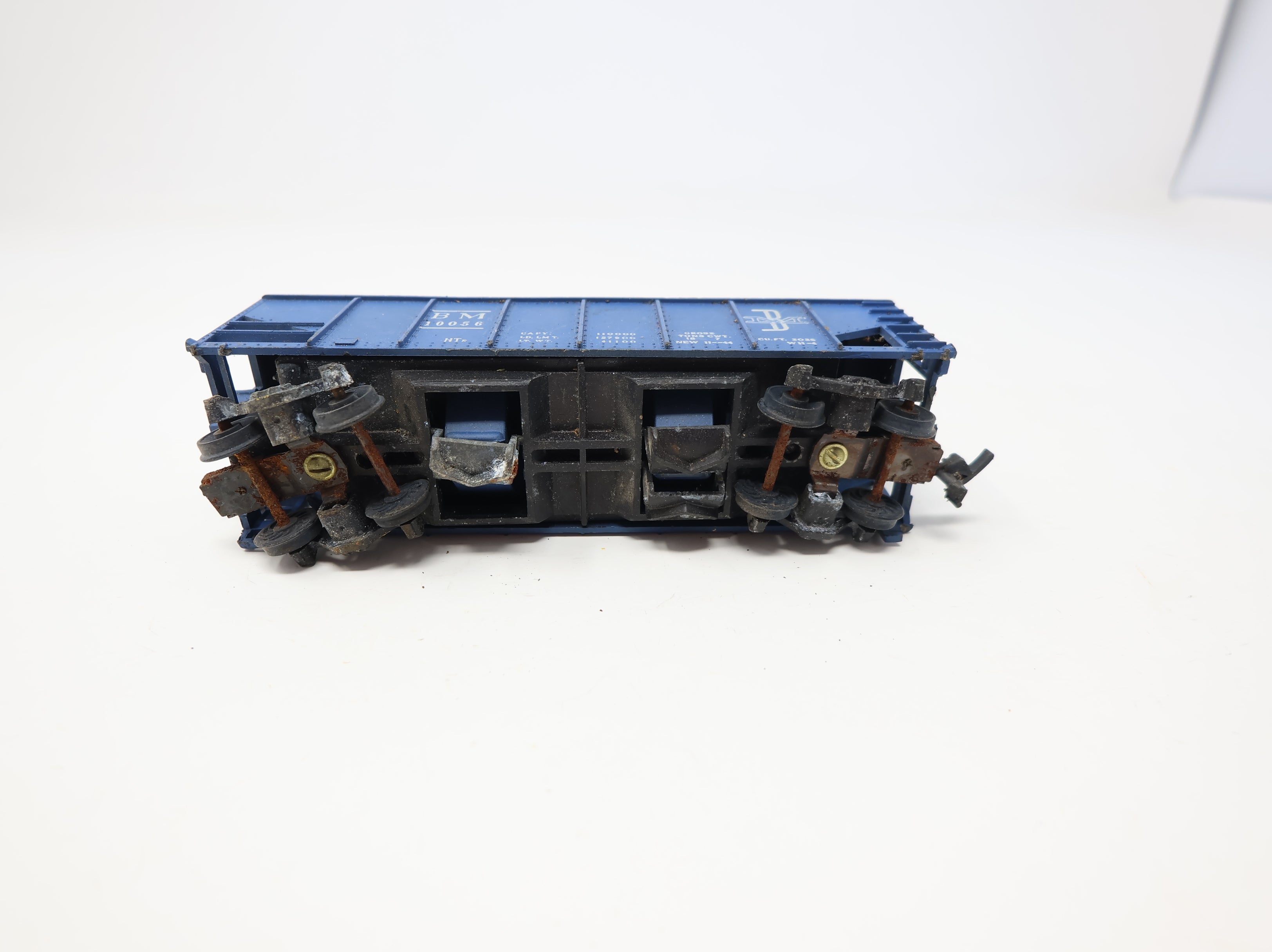 USED Tyco HO Scale 2 Bay Operating Hopper Boston and Maine BM #10056 Rough