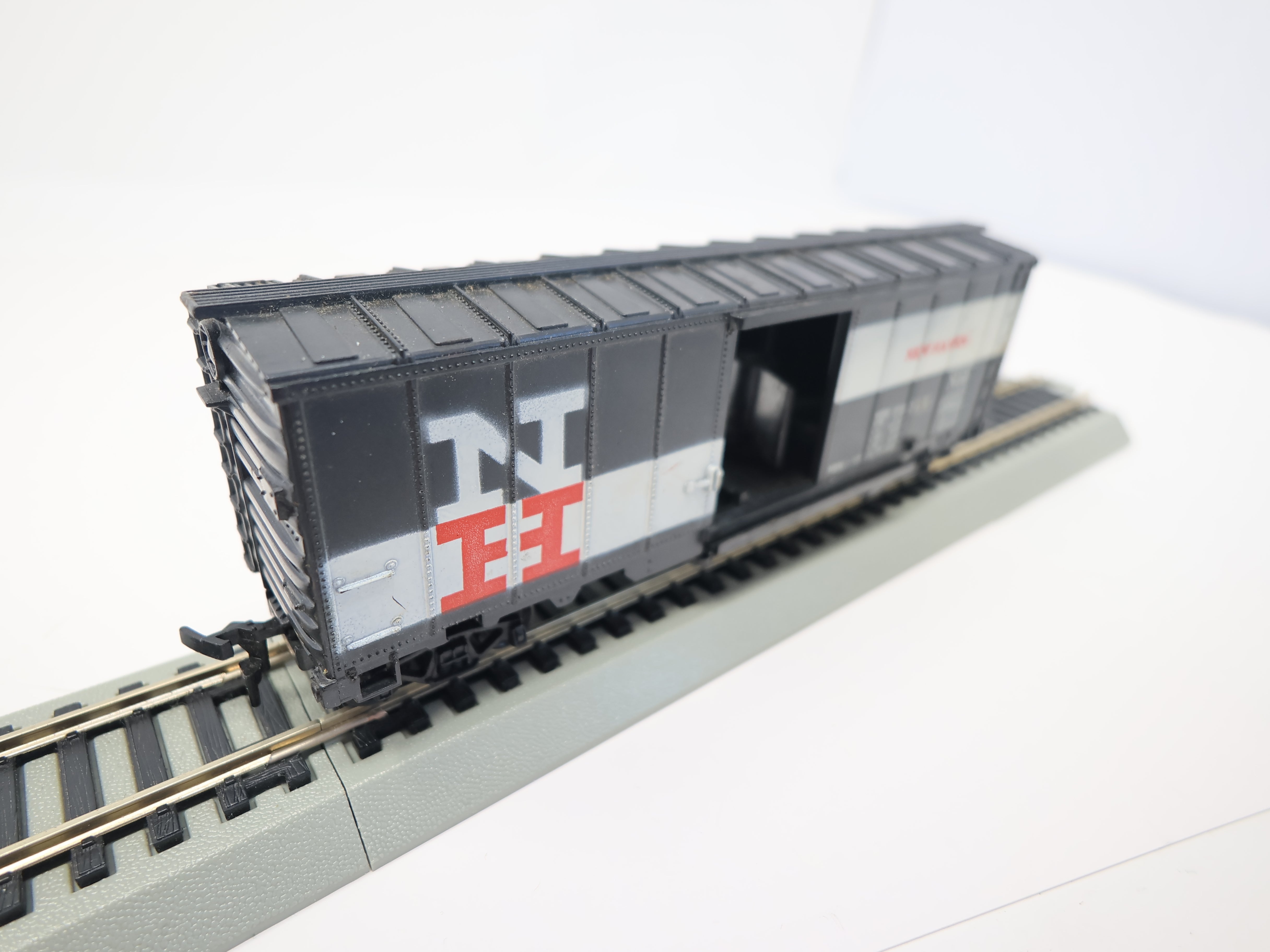 USED MARX HO Scale, 40' Operating Box Car, New Haven NH #40397