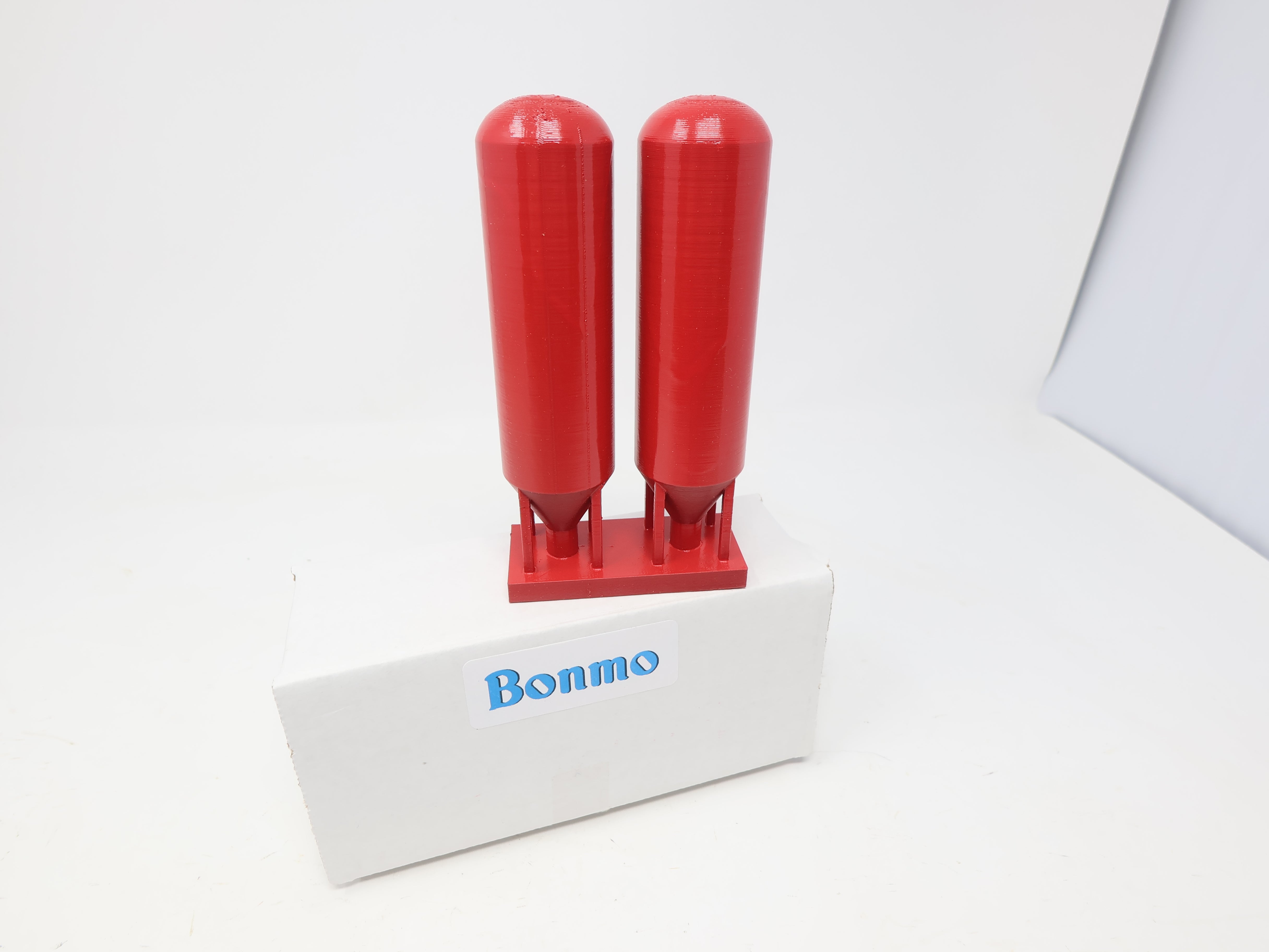 Bonmo 87002 HO Scale, Double Gas Tank (Red)