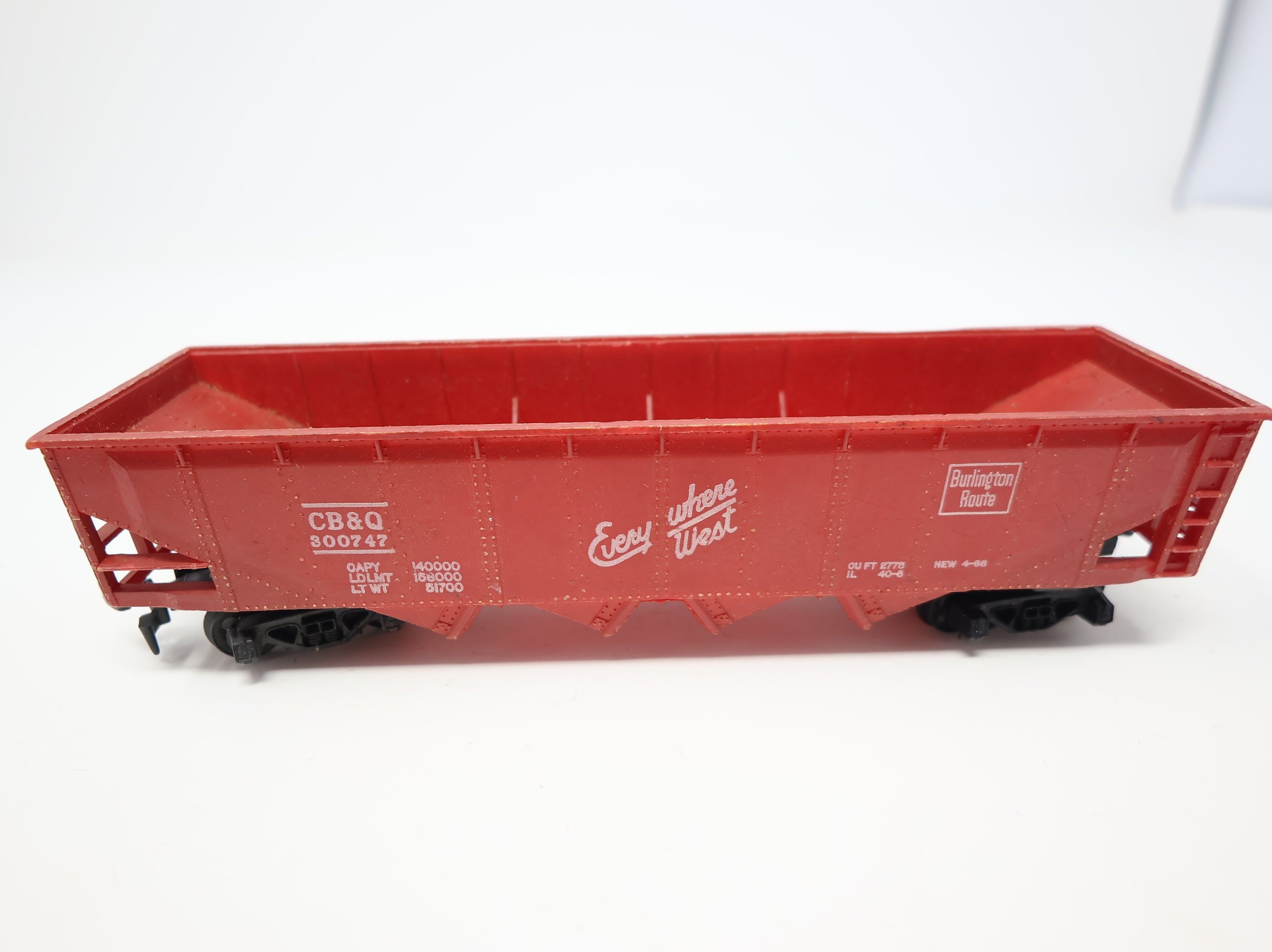 USED Tyco HO Scale 4 Bay Hopper Burlington CB&Q #300747