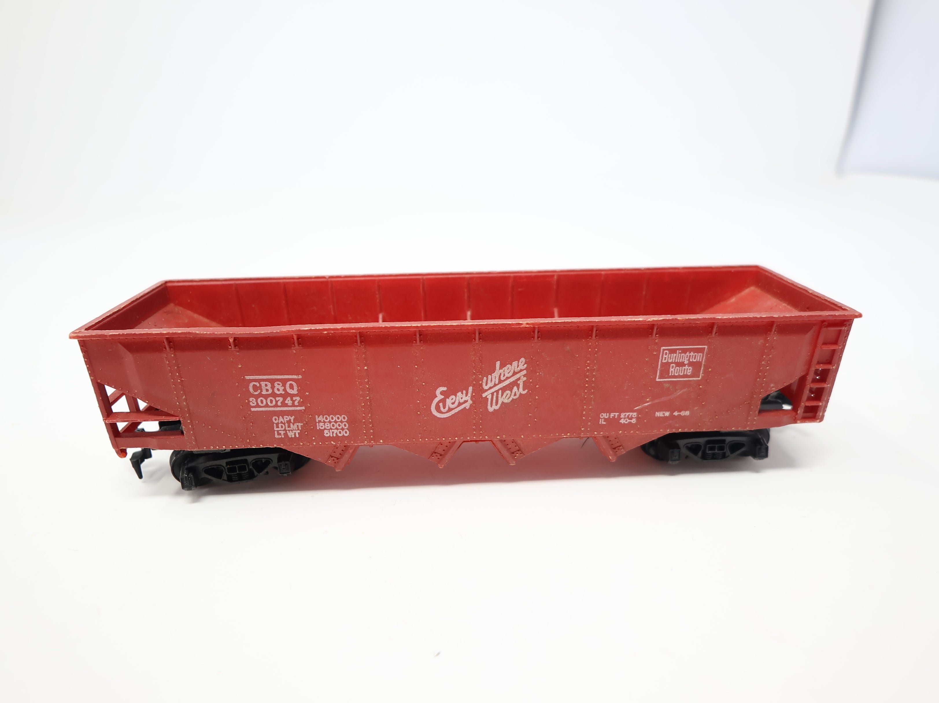USED Tyco HO Scale 4 Bay Hopper Burlington CB&Q #300747