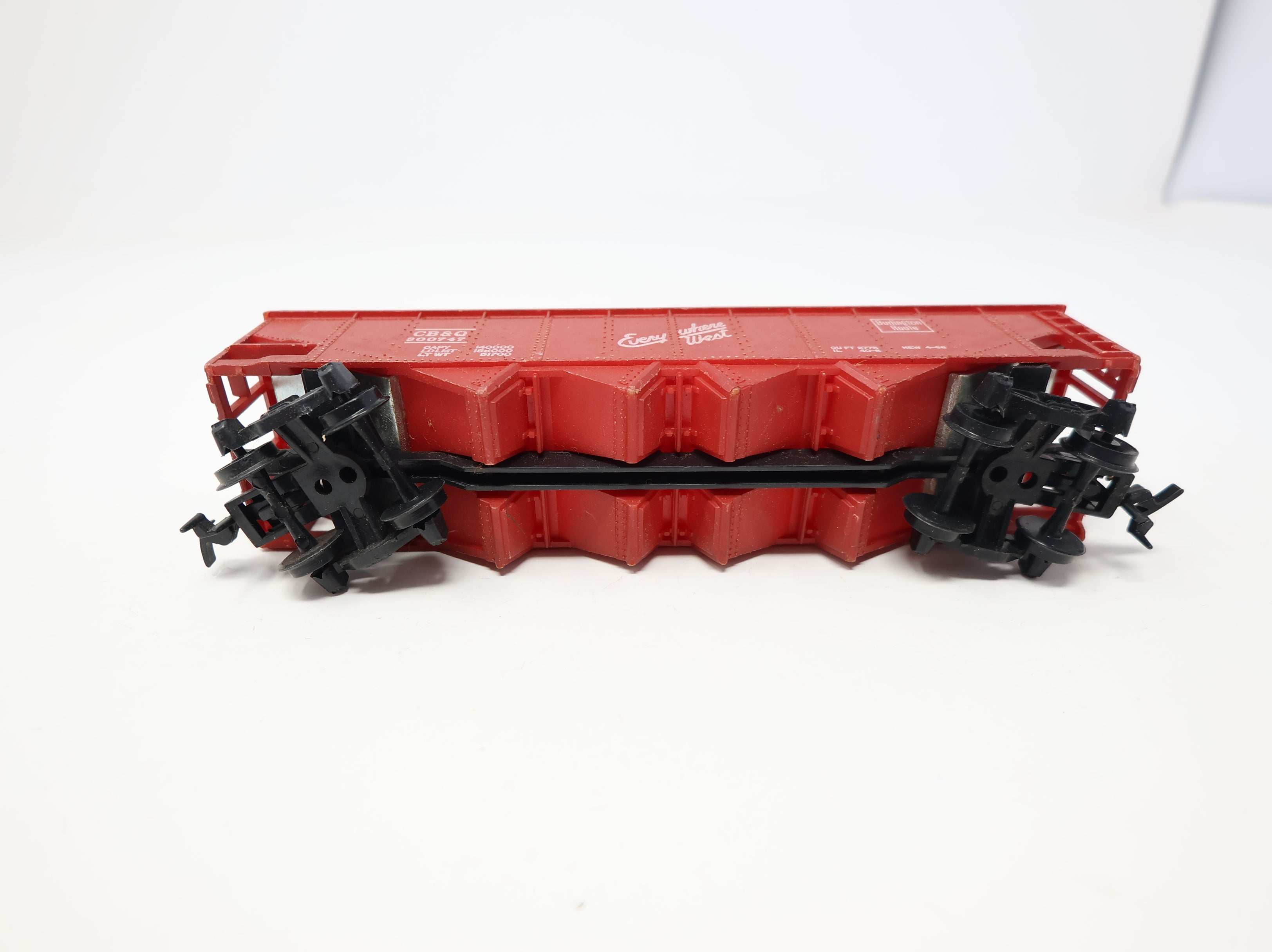 USED Tyco HO Scale 4 Bay Hopper Burlington CB&Q #300747