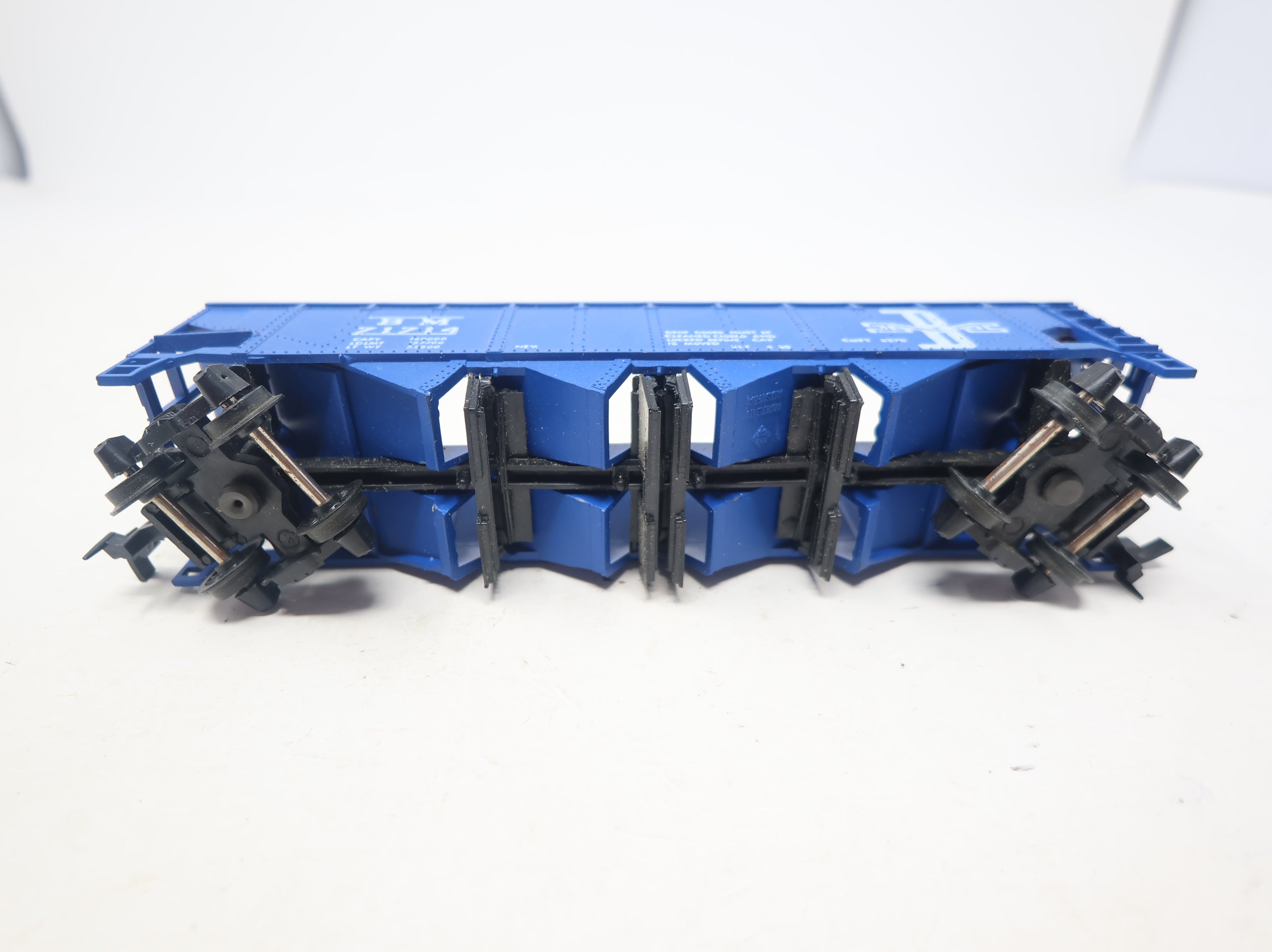 USED Roco HO Scale 4 Bay Operating Hopper Boston and Maine BM #71714