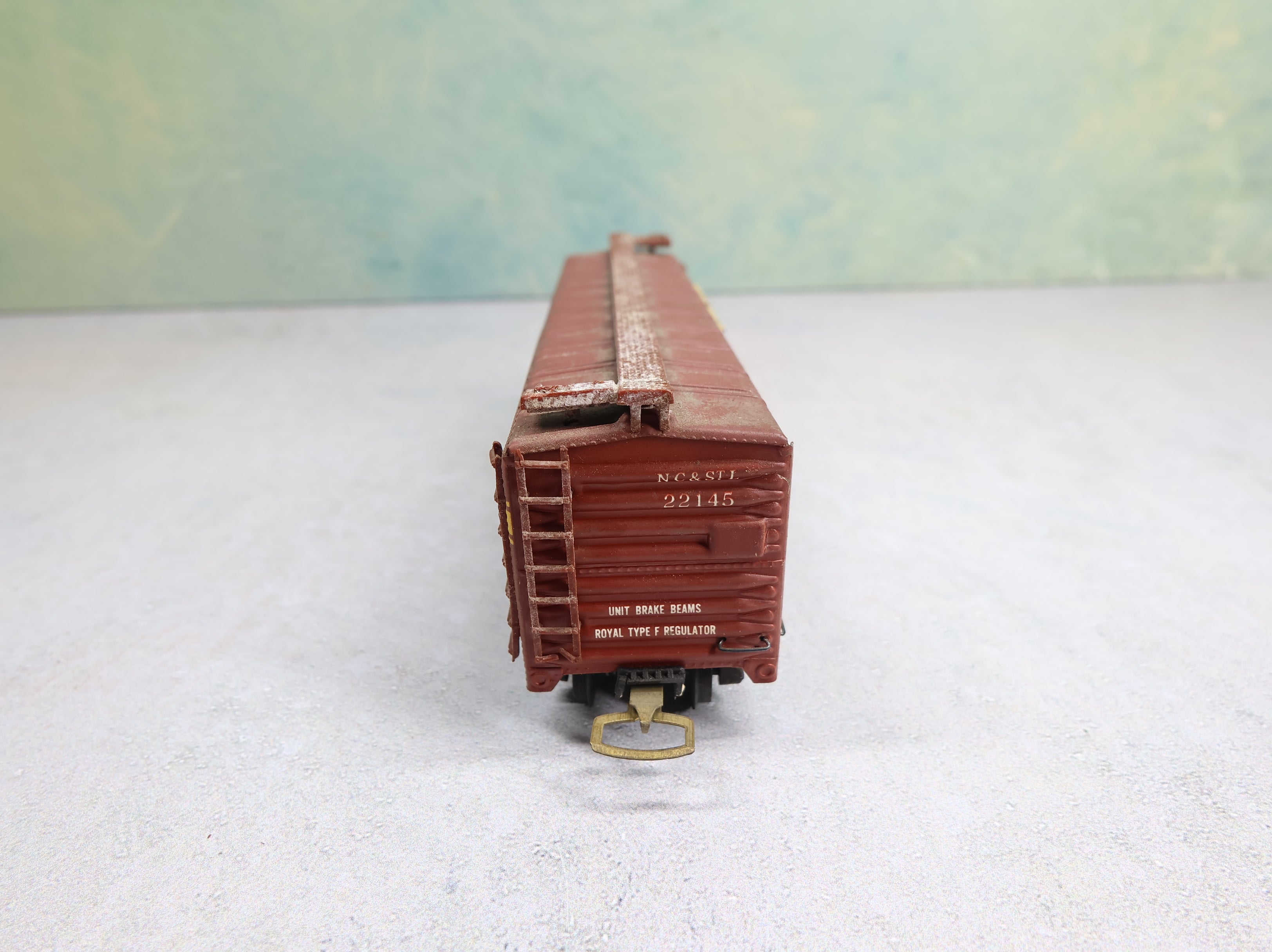USED Varney HO Scale 40' Box Car Nashville Chattanooga & St Louis NC&StL #22145 Euro Couplers