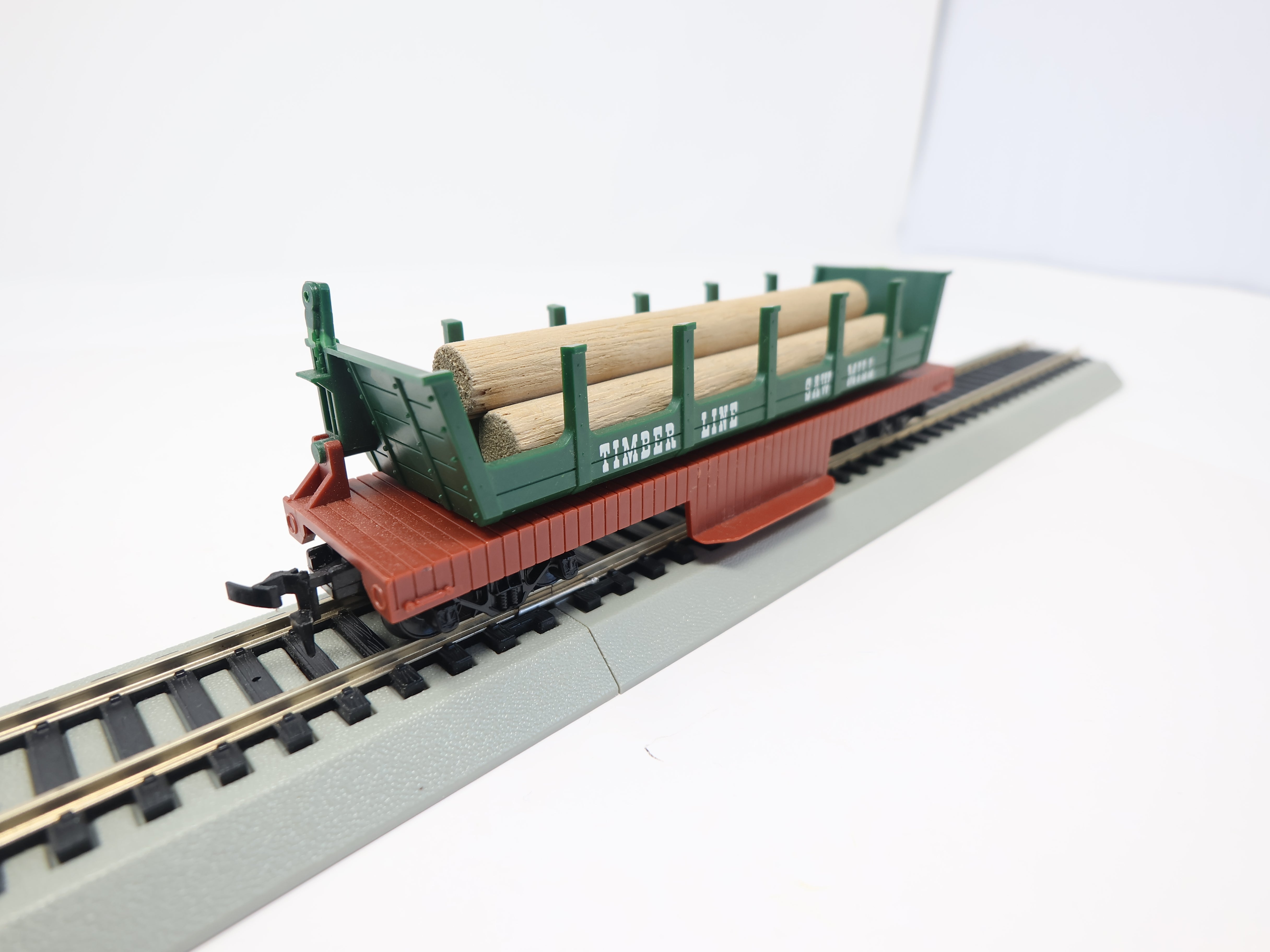 USED Tyco HO Scale, Dump Car w/ Lumber, Timber Line Saw Mill